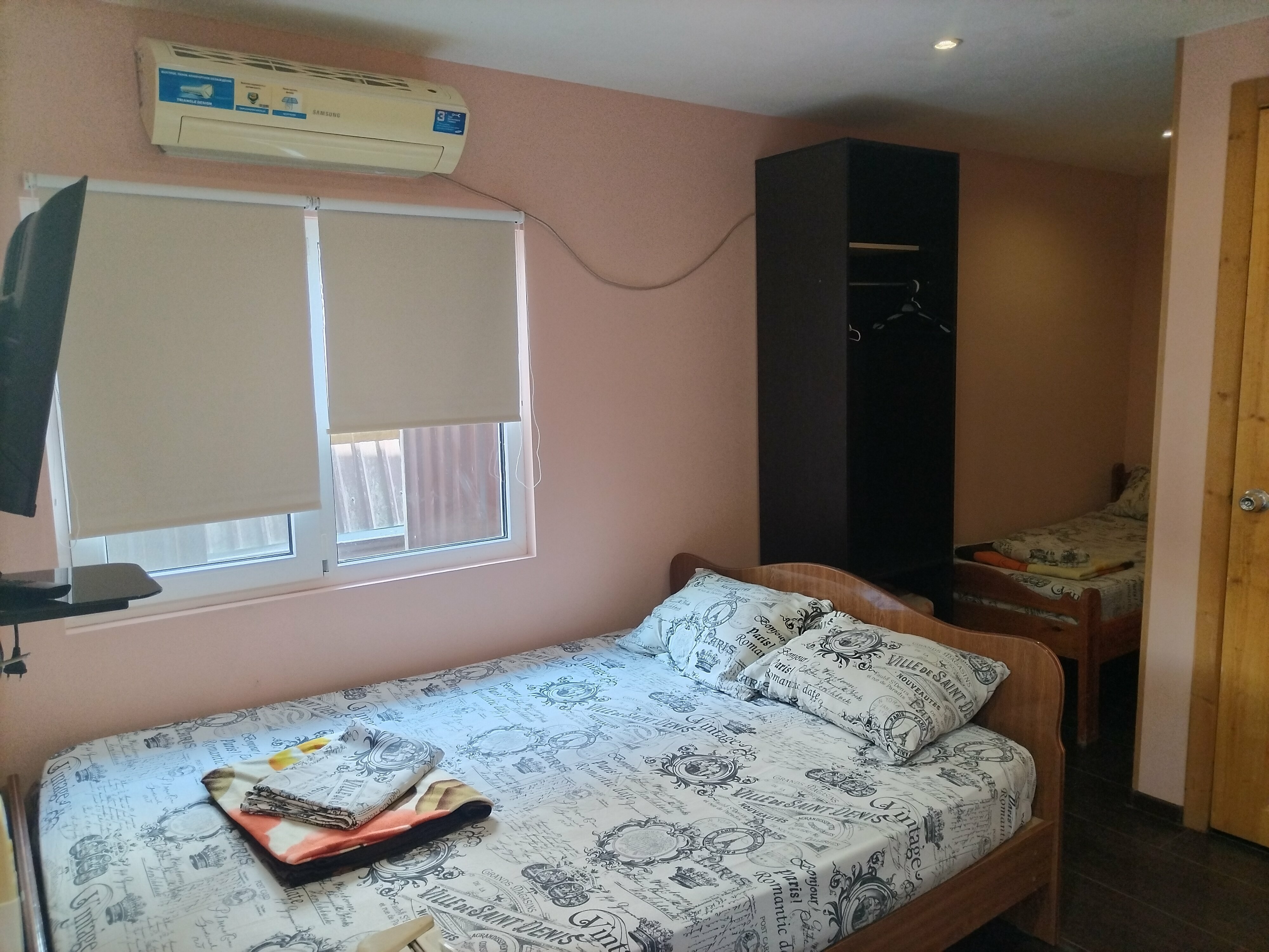 Трехместный номер с видом на горы