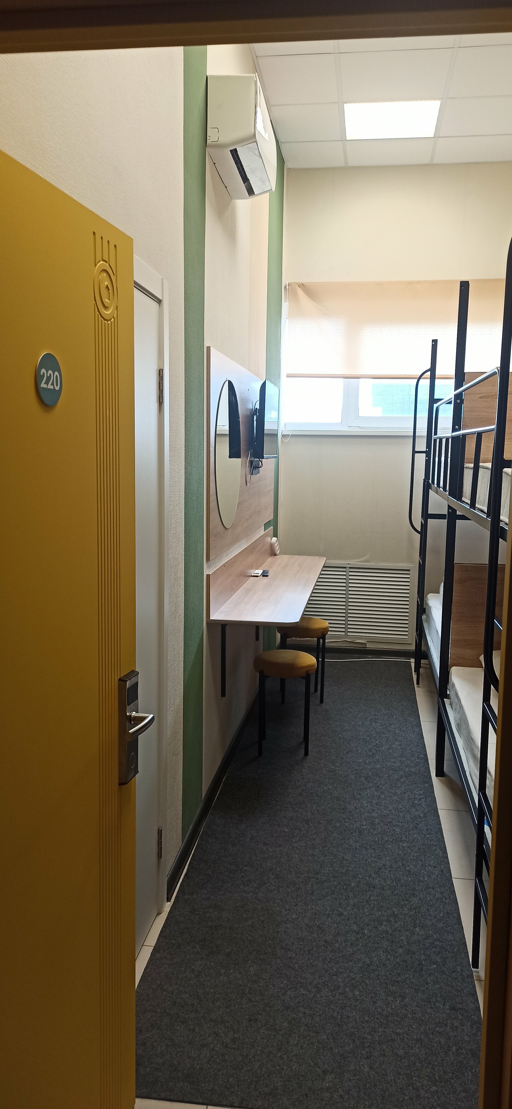 Кровать в общем 6-местном номере