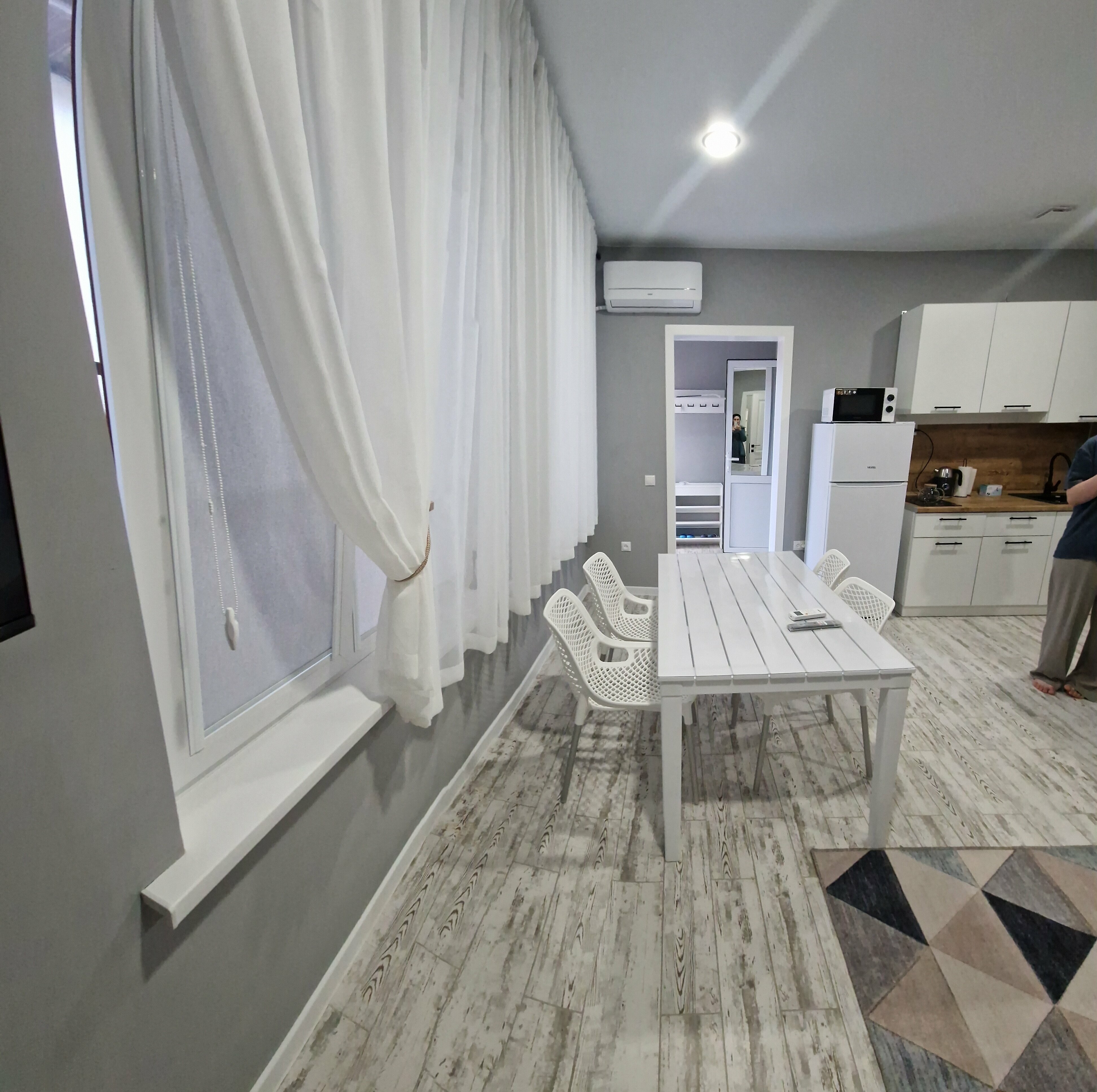 Маленький серый