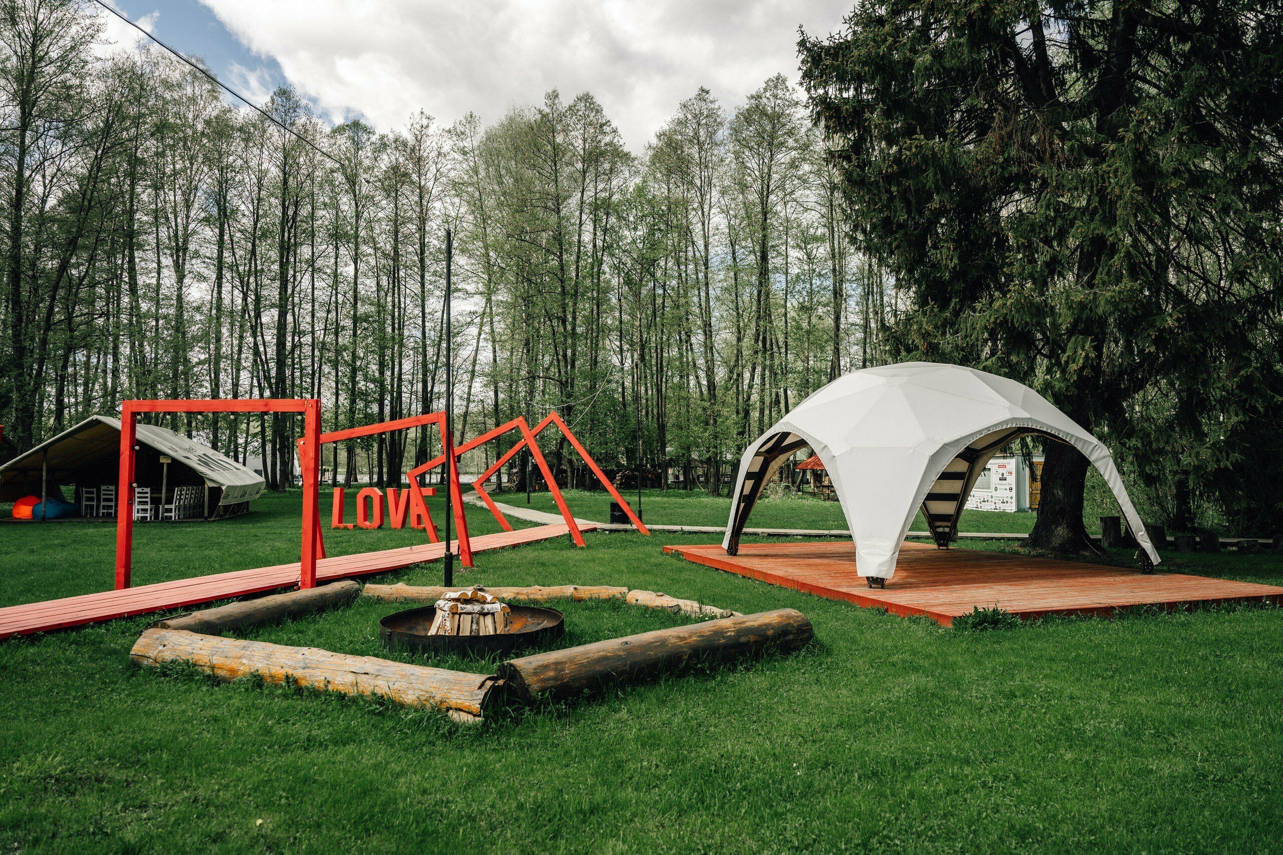 Улучшенный номер с кроватью размера «queen-size»