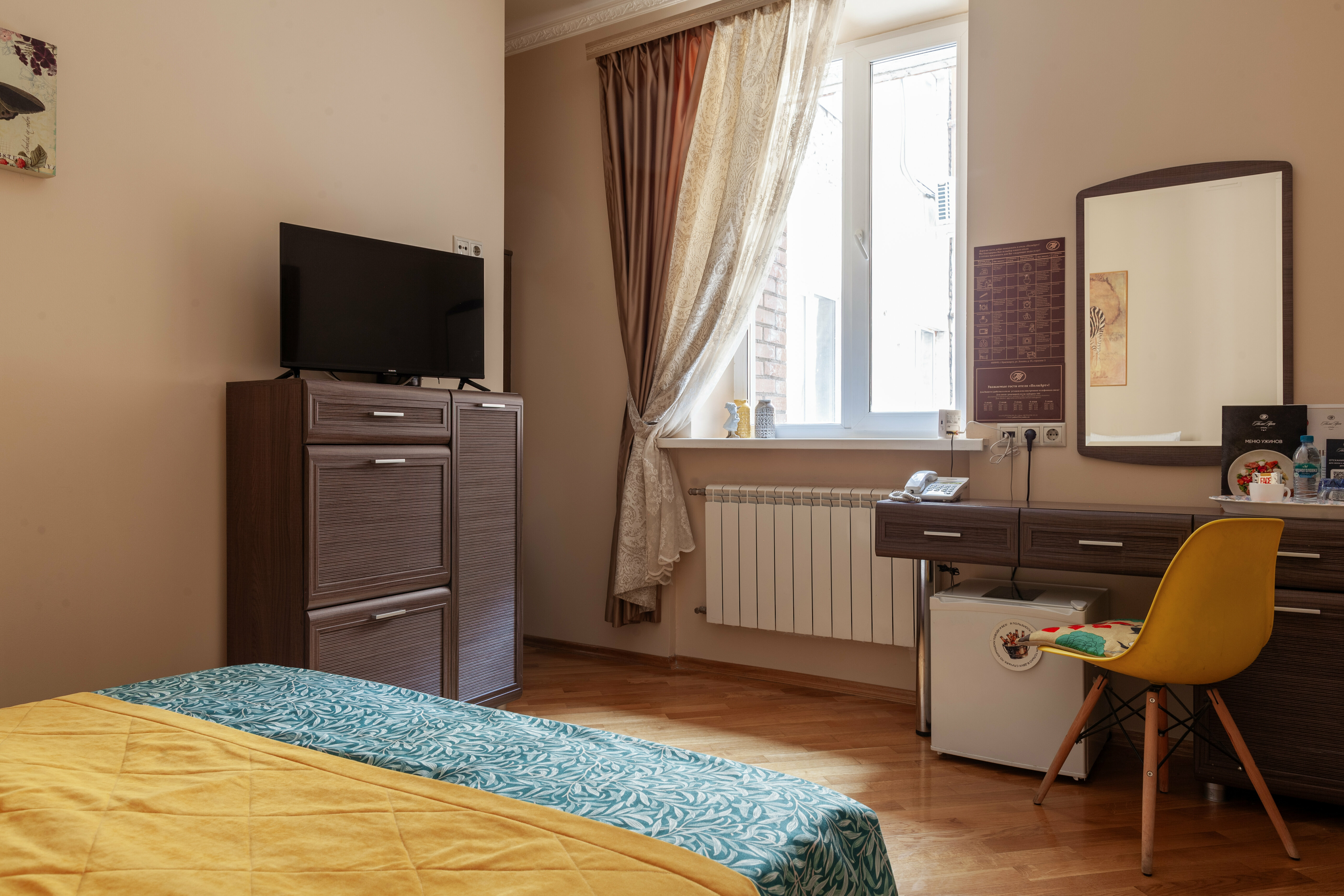 Стандарт с полутороспальной кроватью