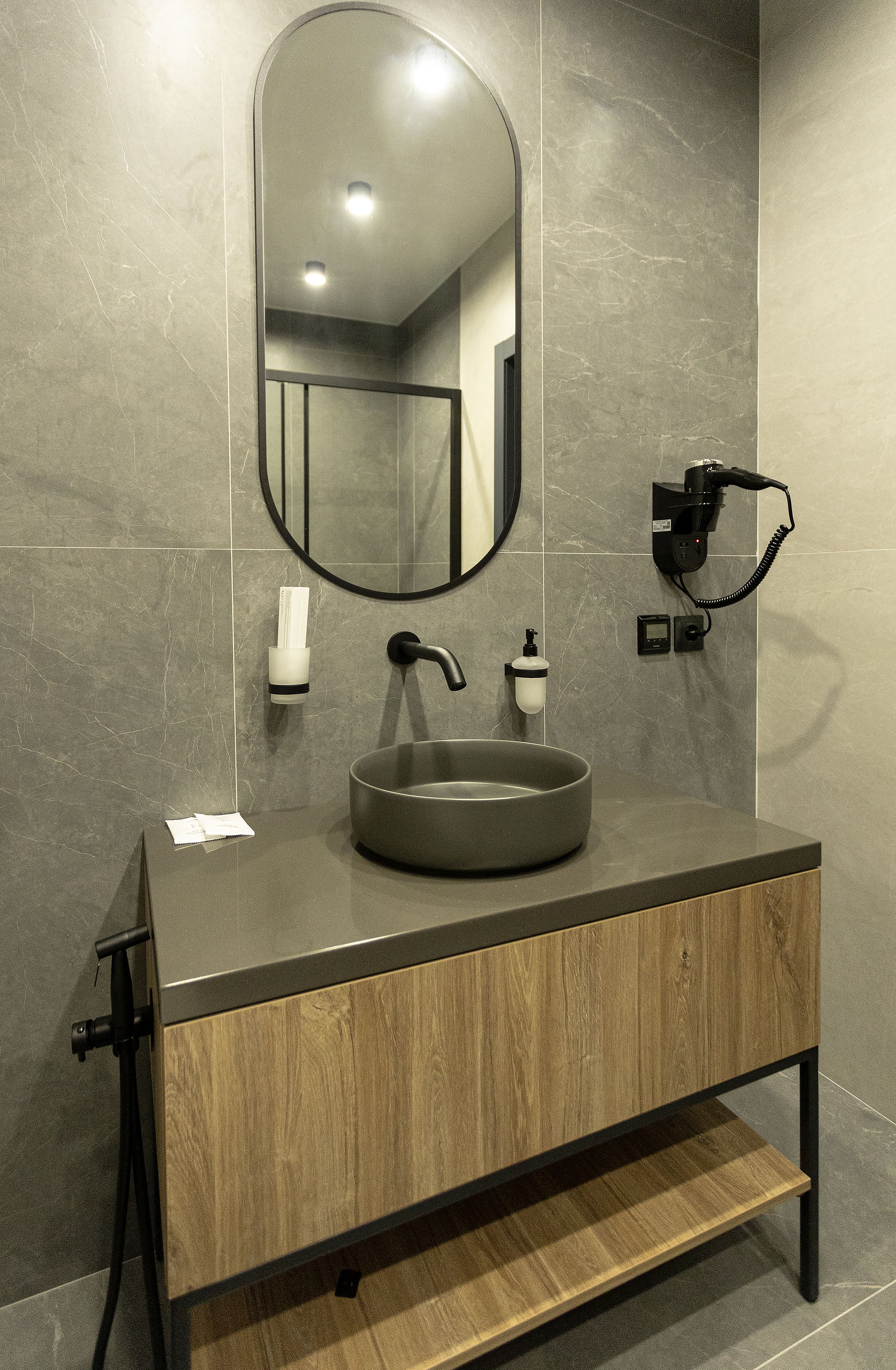 Улучшенный номер с кроватью размера «queen-size» (мансарда)