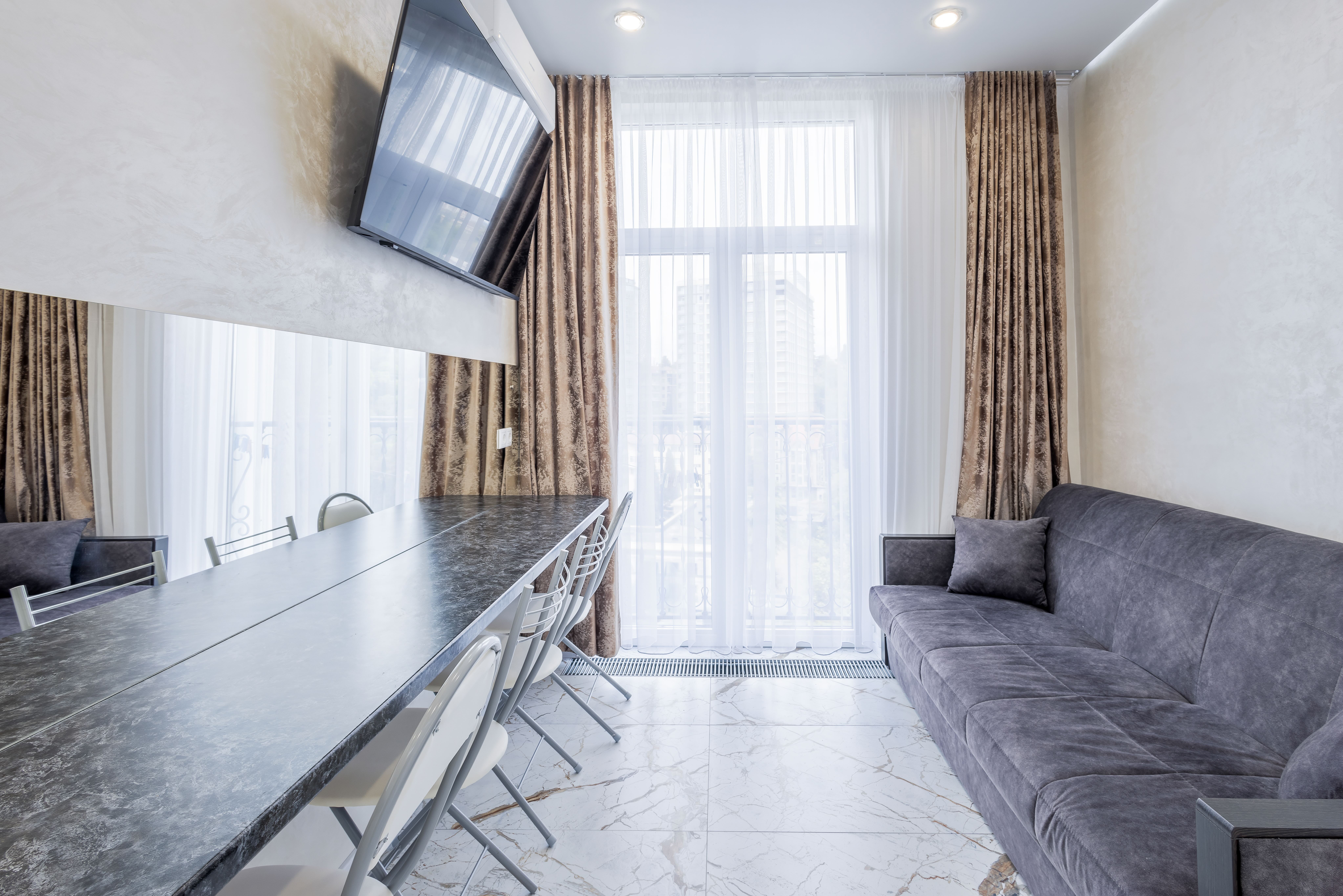 Апартаменты Делюкс с 1 спальней и видом на парк Дендрарий и Море (10Дк1) высокий этаж