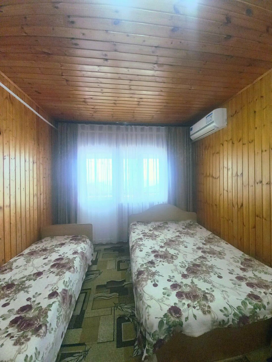 Трехместный номер с балконом