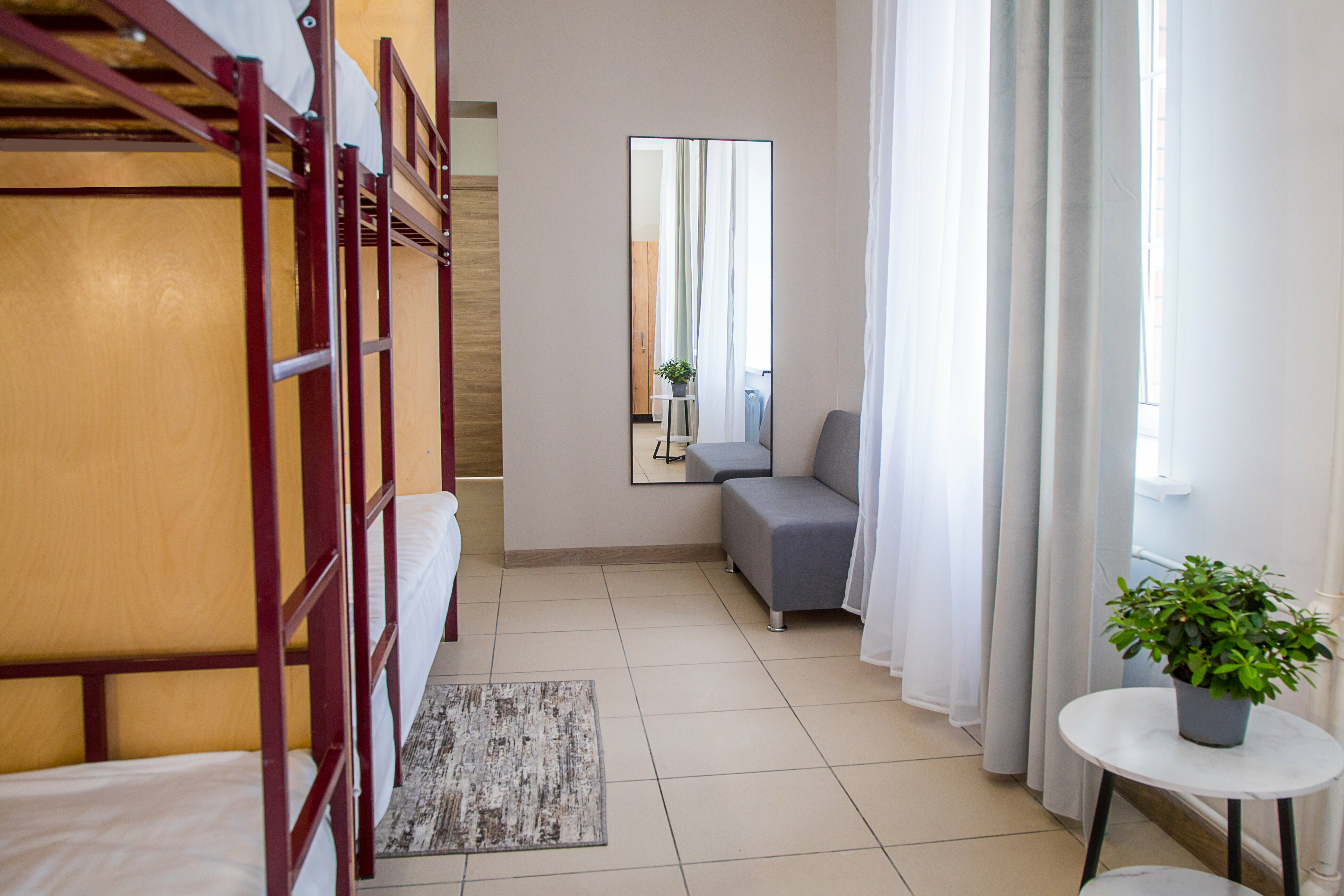 Односпальная кровать в 4х-местном номере