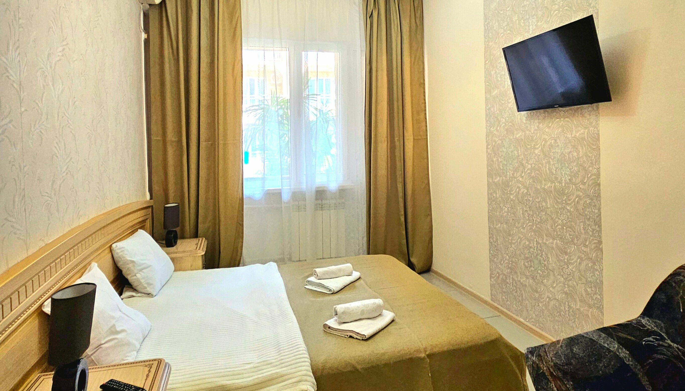 Двухместный номер с 1 кроватью и видом на бассейн