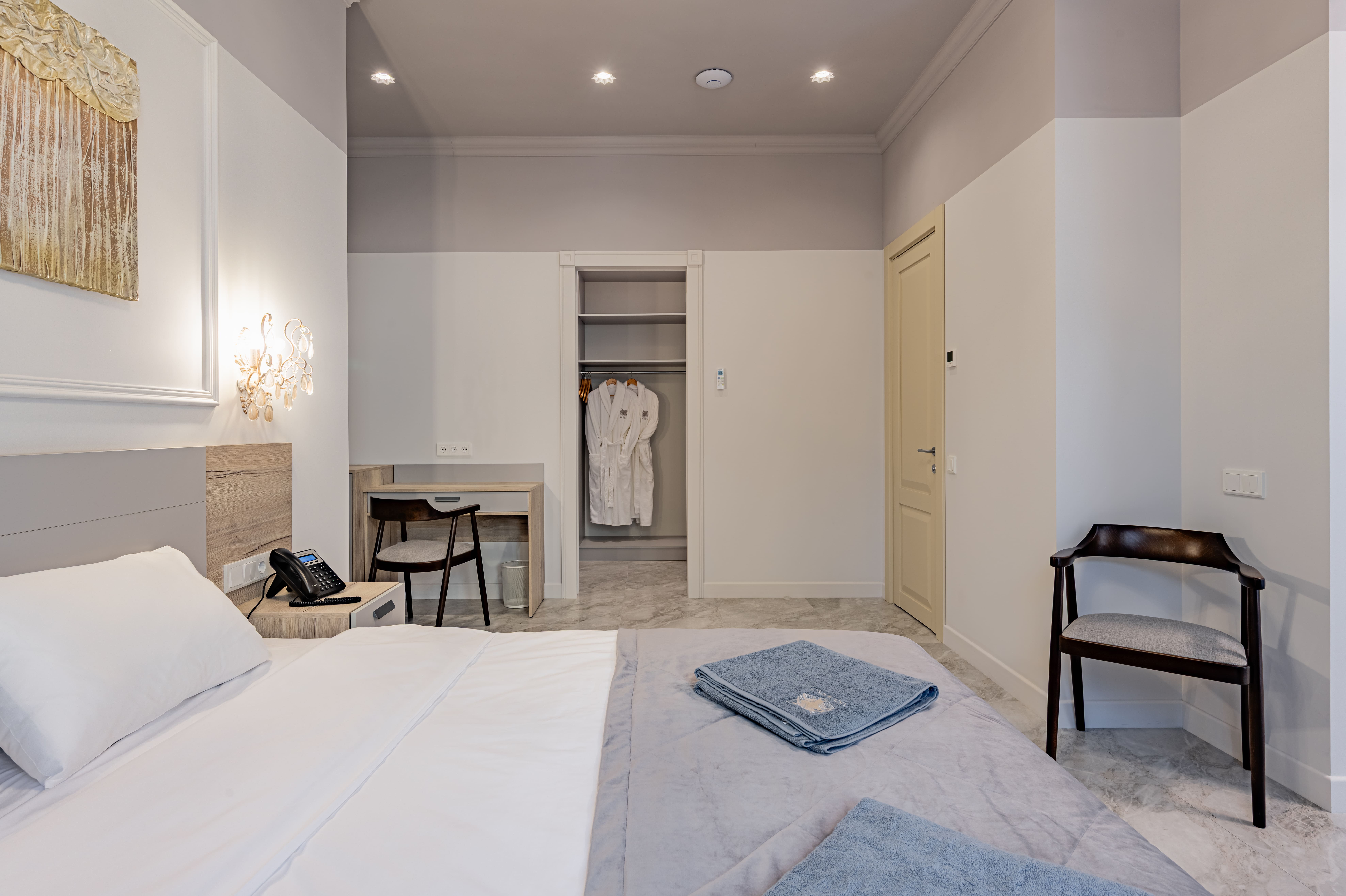 Полулюкс с отдельным входом и террасой