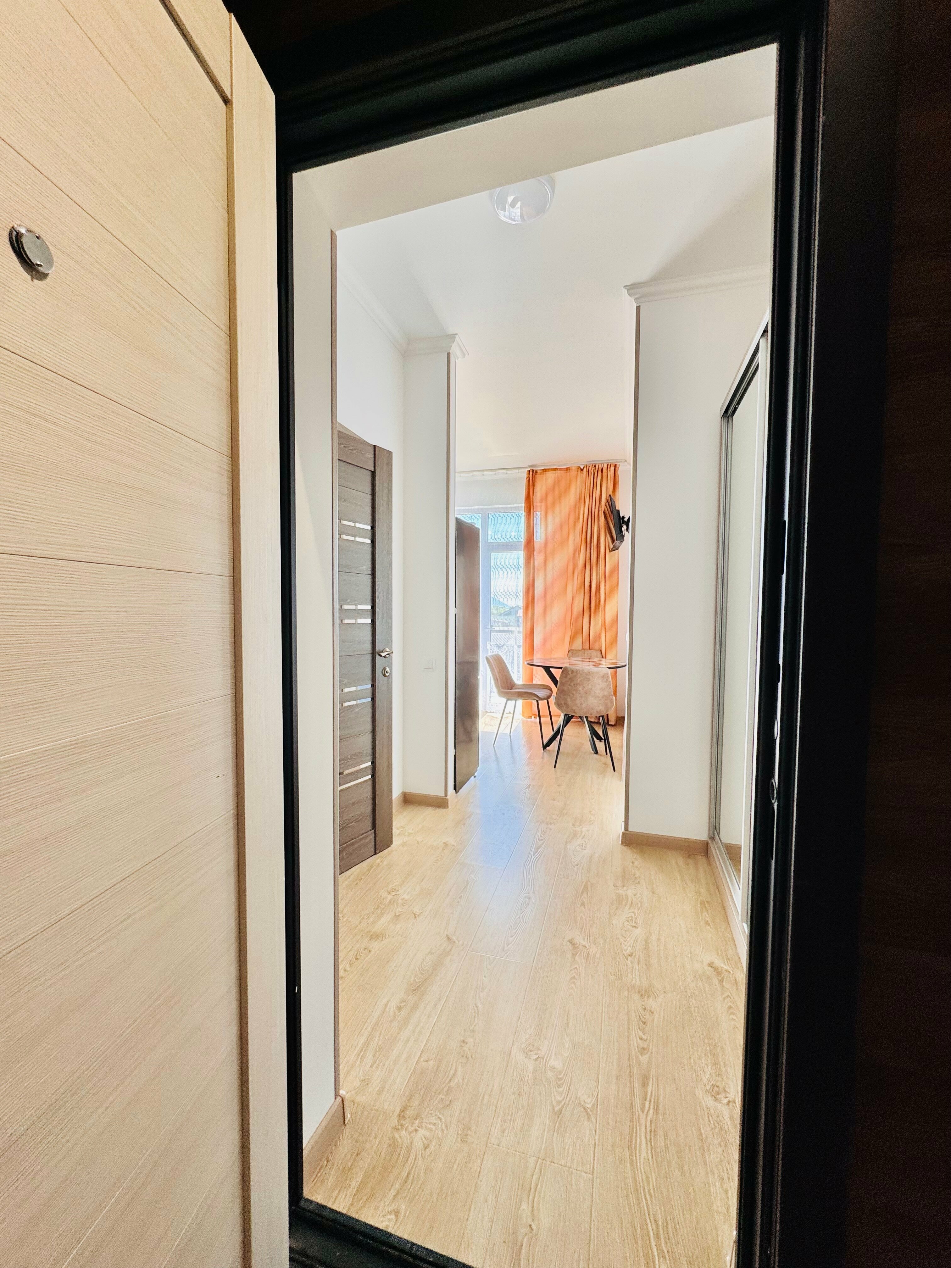 апартаменты с балконом  и спальней