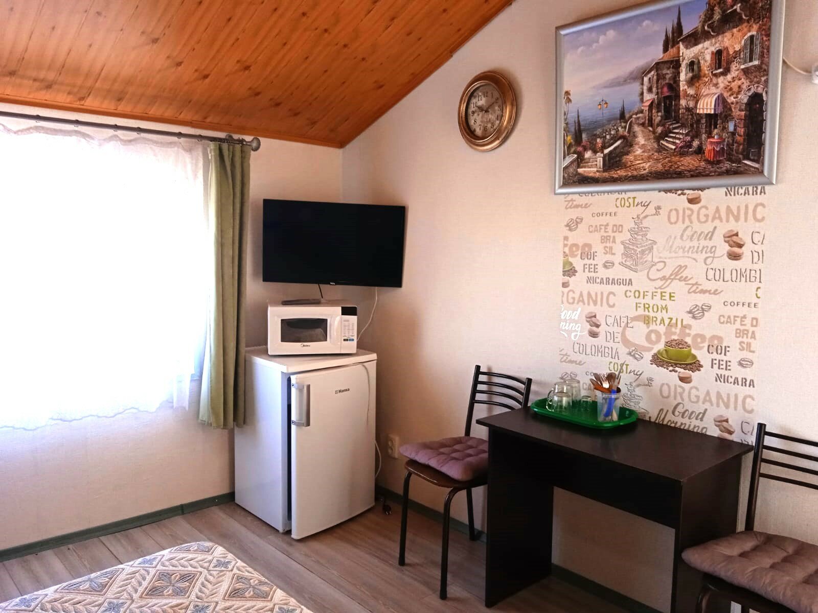 Двухместный номер стандарт 3 этаж "1-3": 3-местный (2 основных + 1 доп)  балкон с видом на море