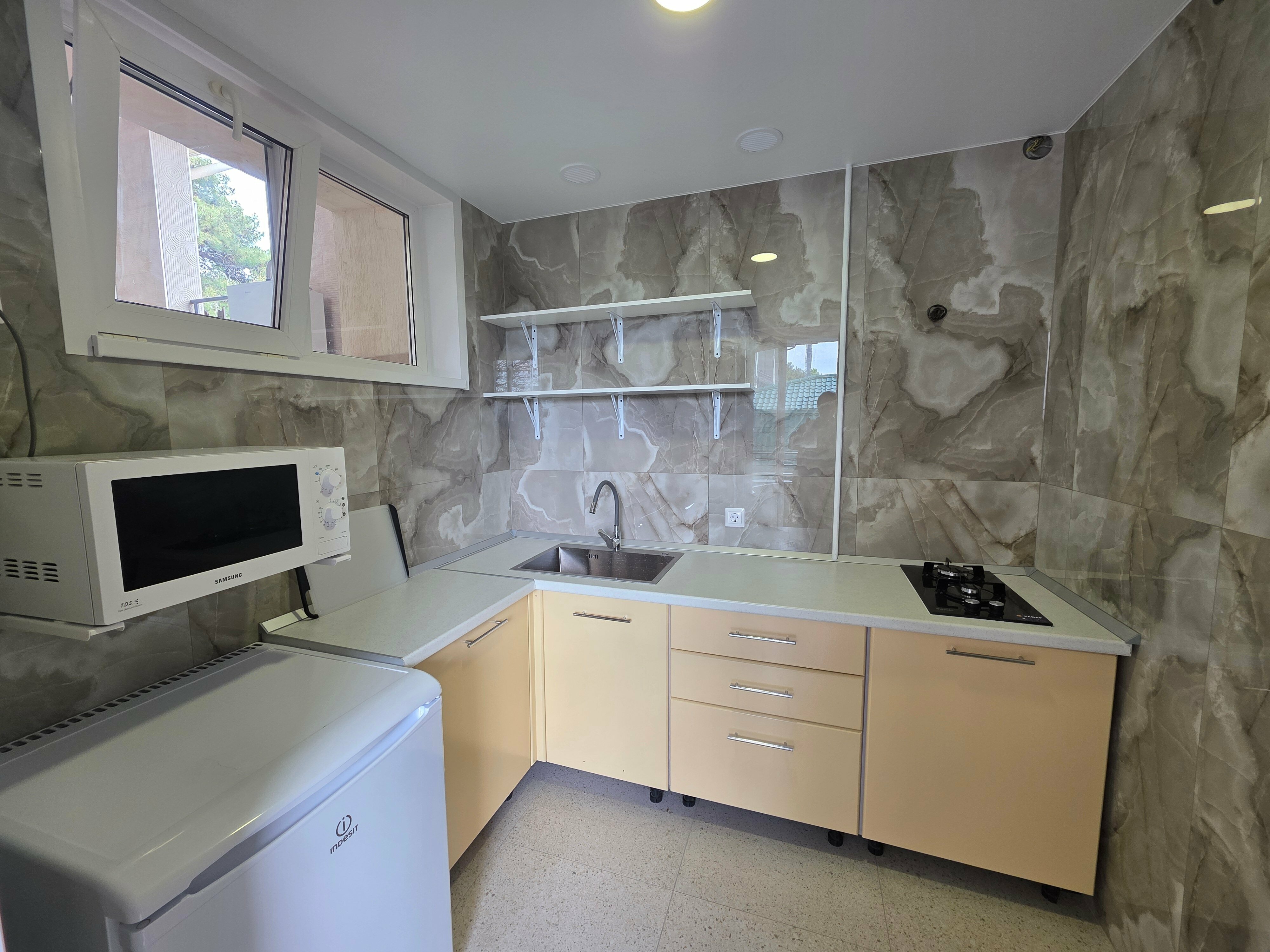 «НЕБО» ТРЕХМЕСТНЫЙ КОМФОРТНЫЙ  НОМЕР С КРОВАТЯМИ TWIN/DBL И ОДНОСПАЛЬНЫМ ДИВАНОМ