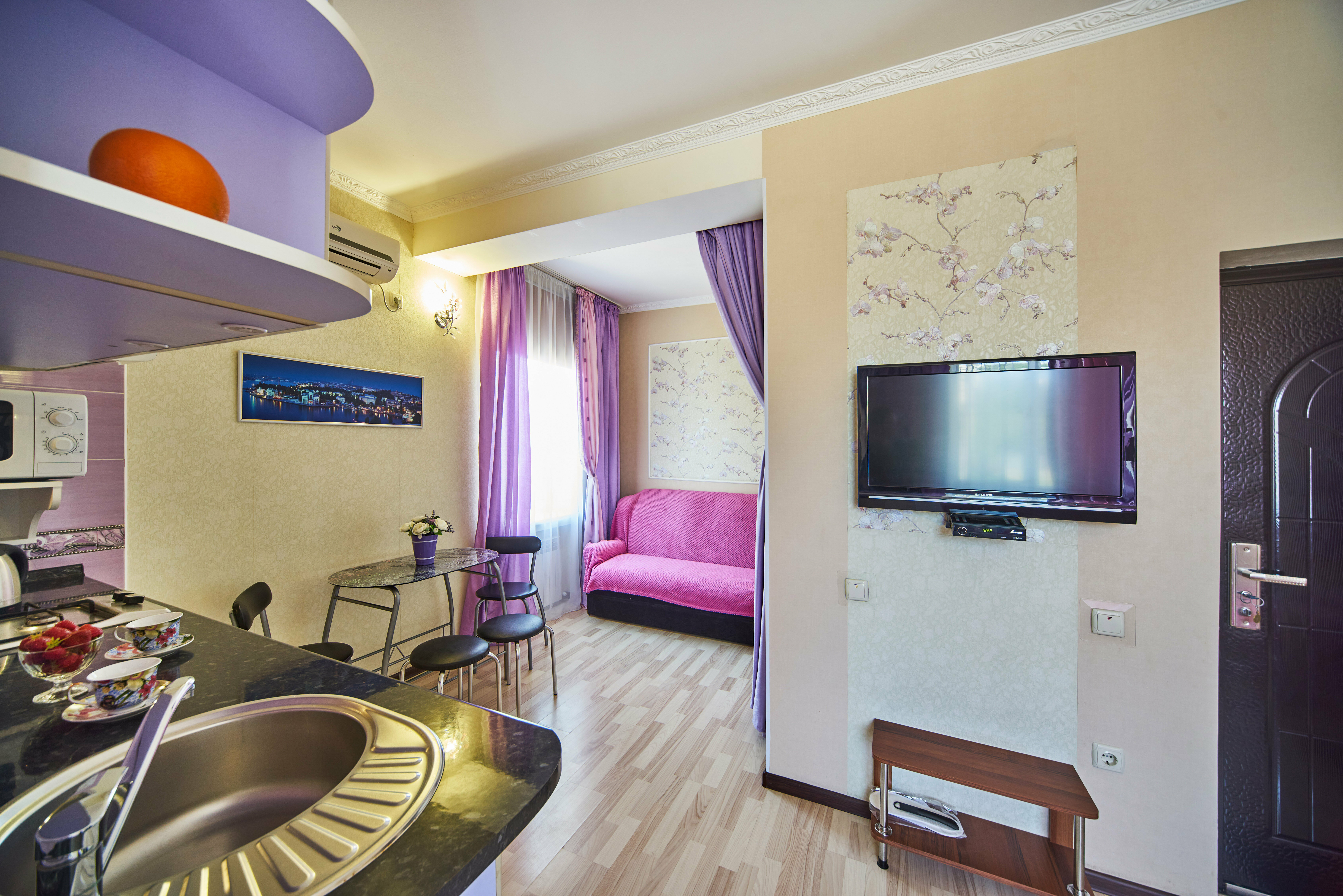 Номер-студия с видом на сад