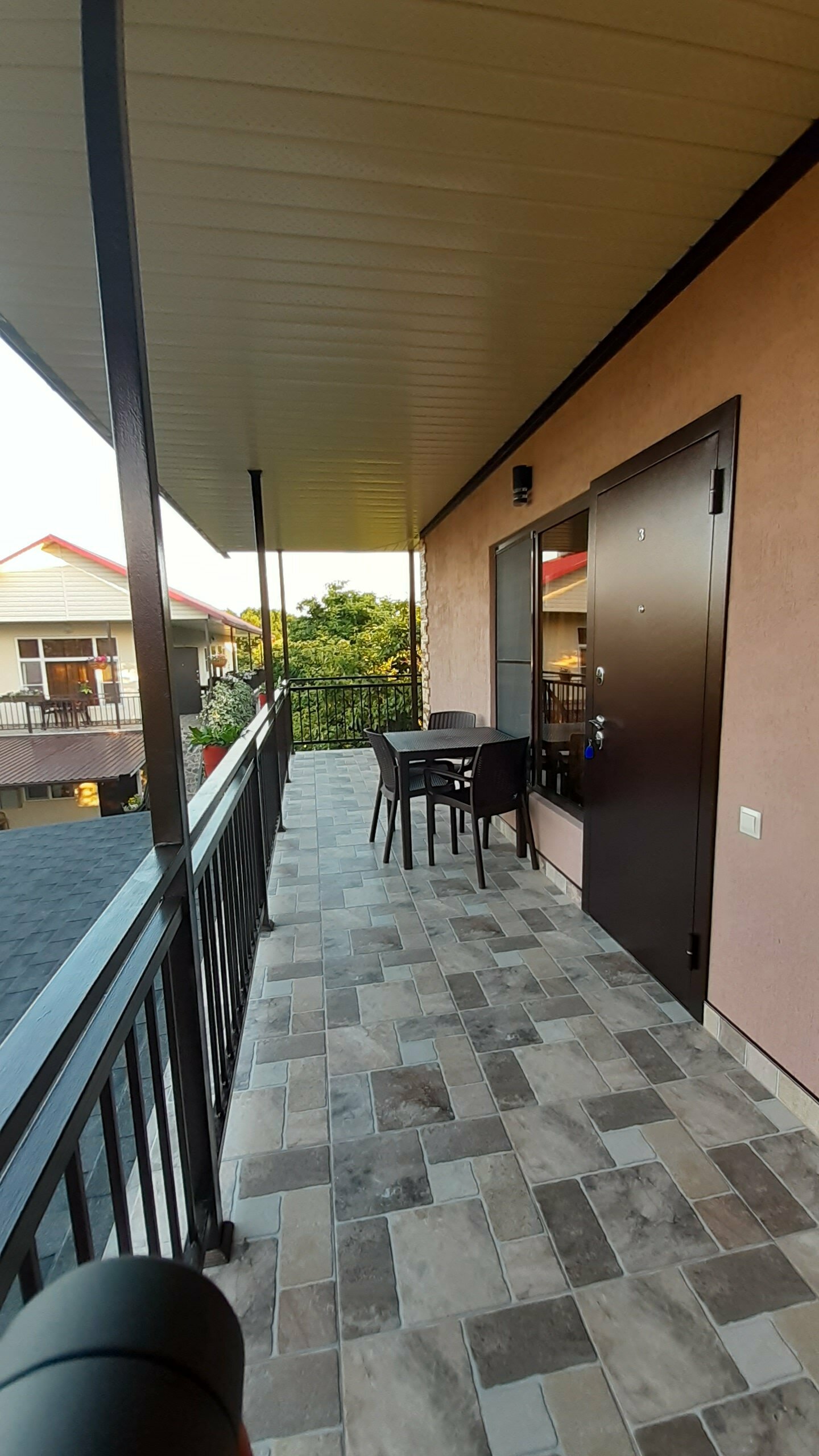 Трехместный номер с видом на горы