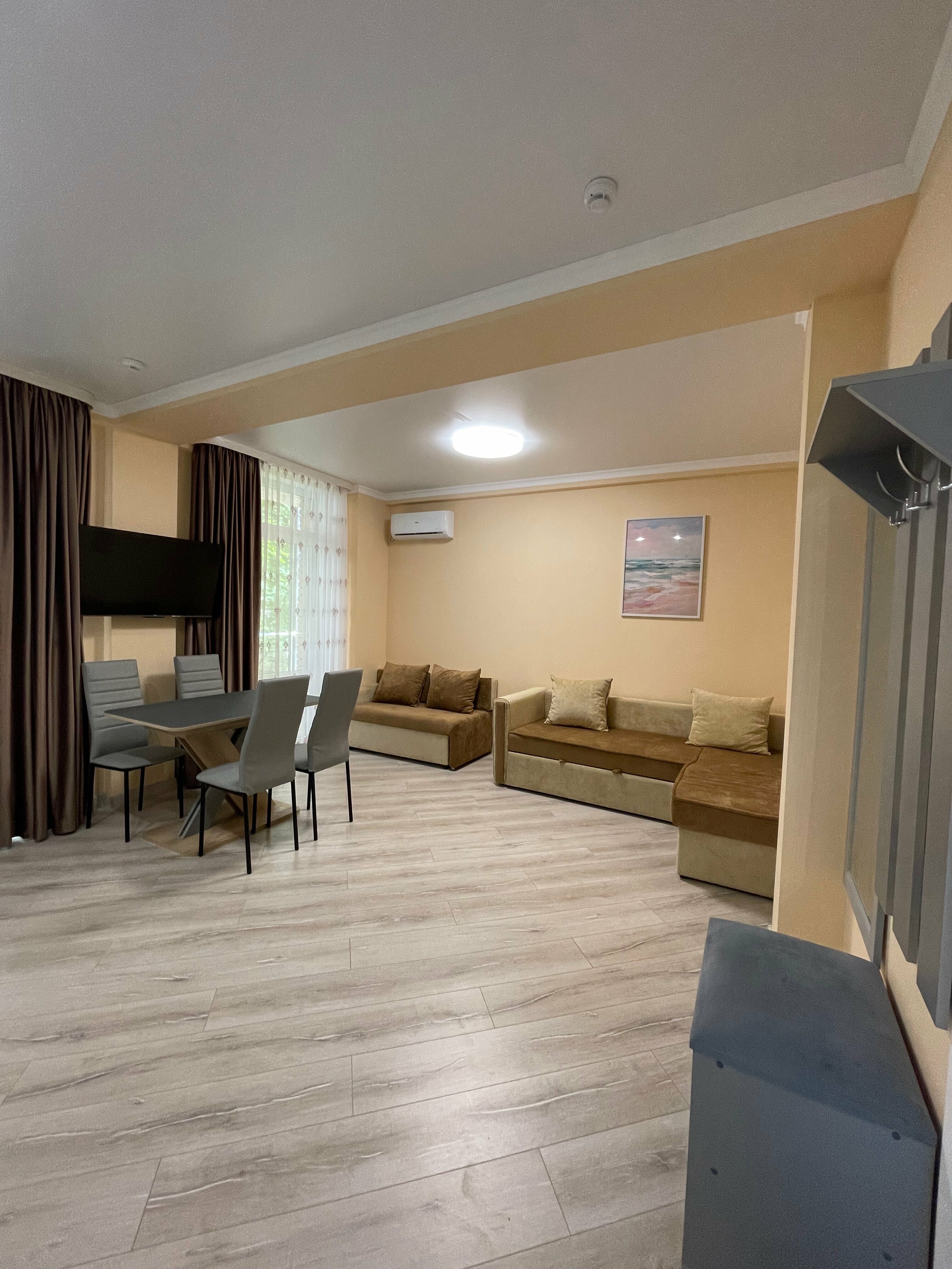 Двухкомнатные семейные апартаменты "ЗОЛОТЫЕ ПЕСКИ"