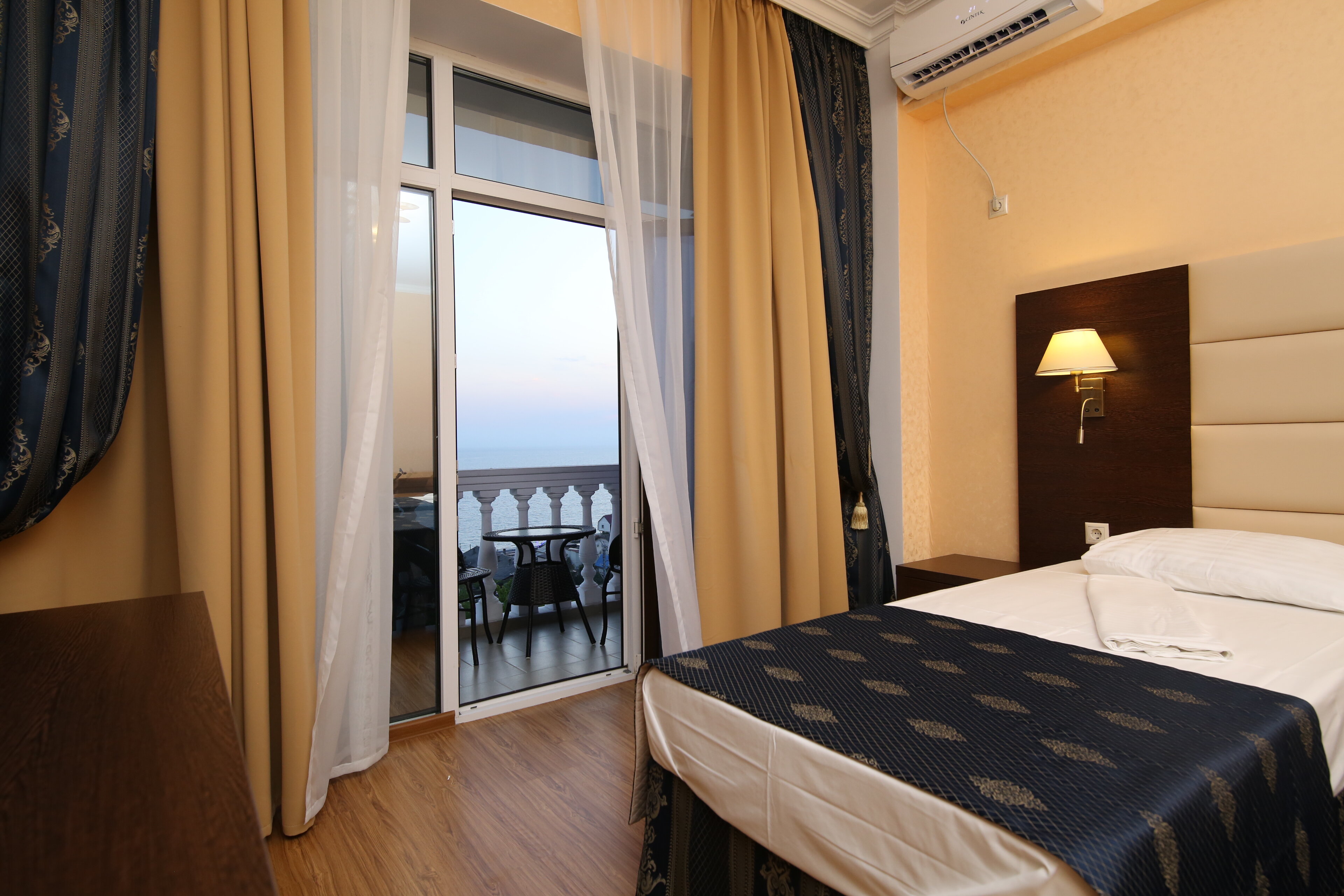 Стандарт с видом на море