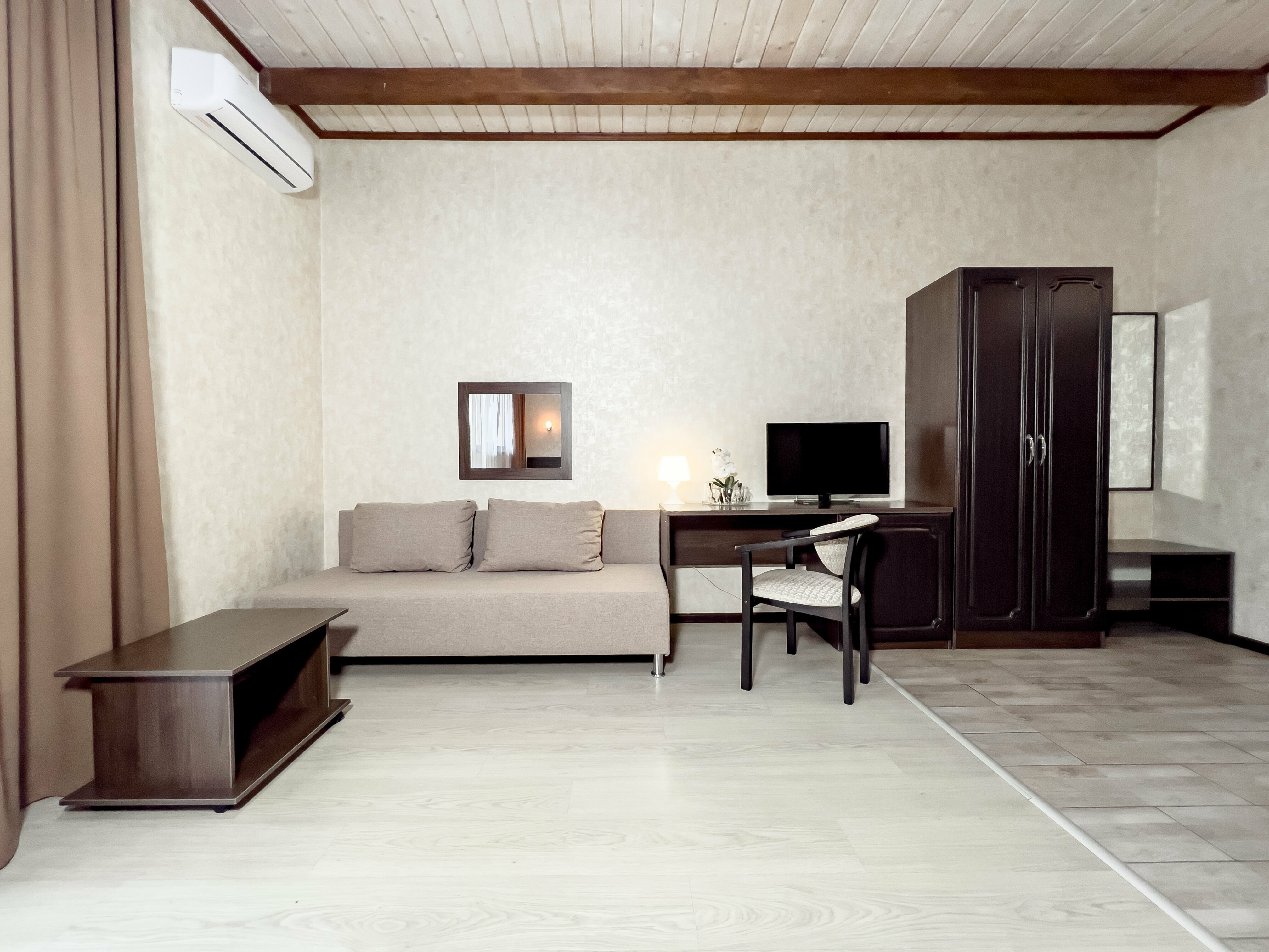 ДЕЛЮКС с балконом и видом на горы