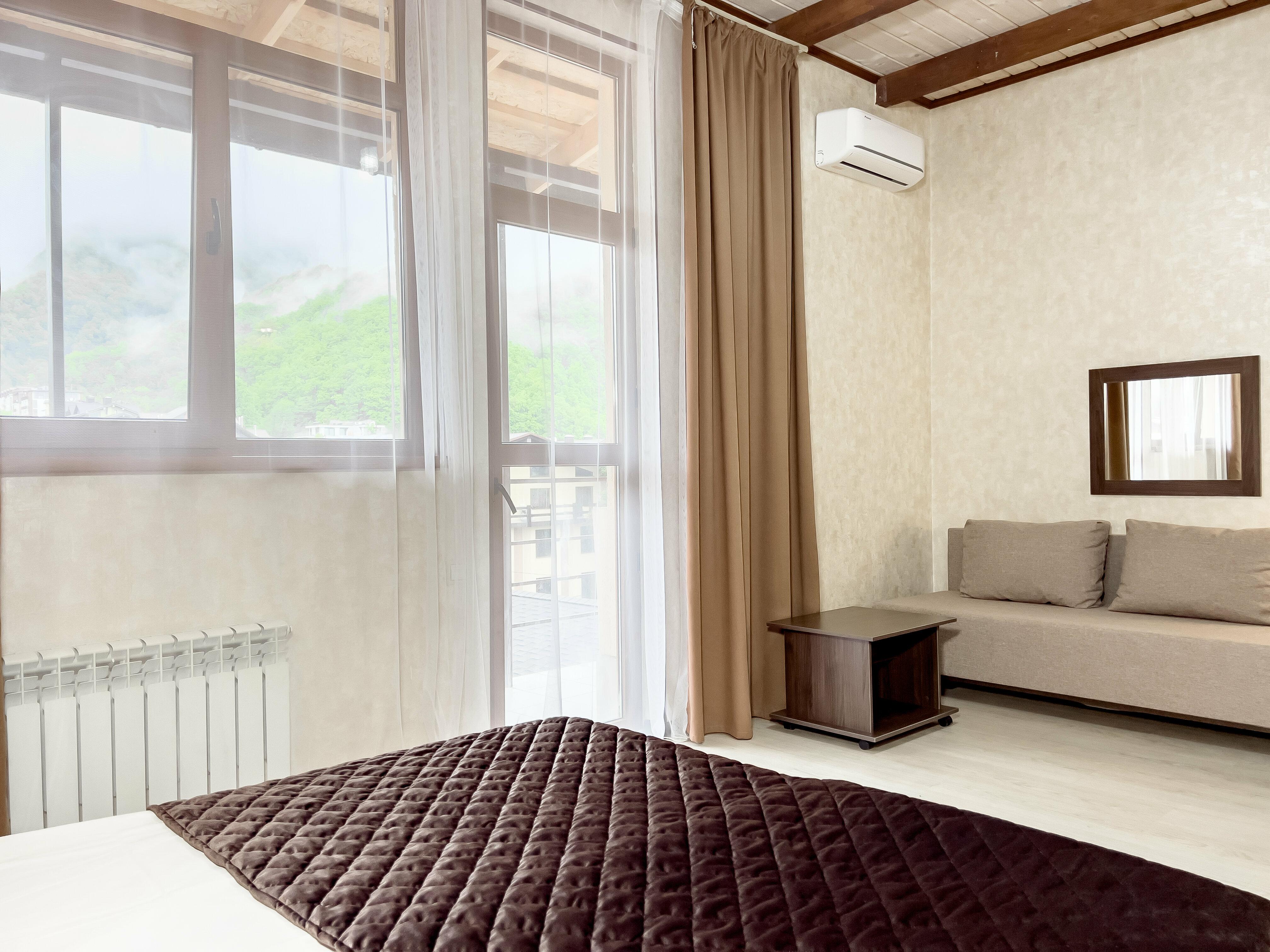 ДЕЛЮКС с балконом и видом на горы