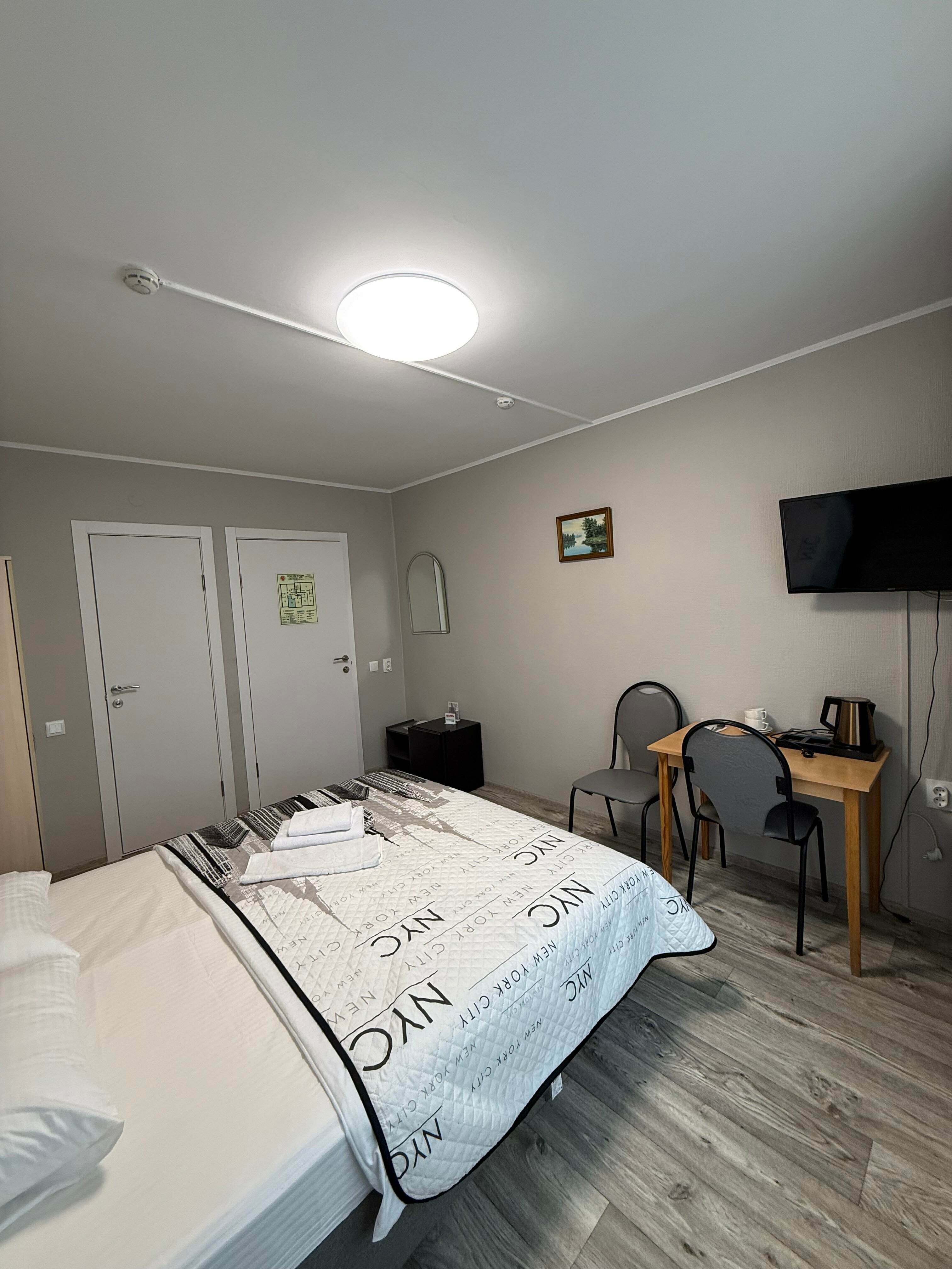 Одно-двухместный номер Стандарт Улучшенный Двухспальная кровать Улучшенный