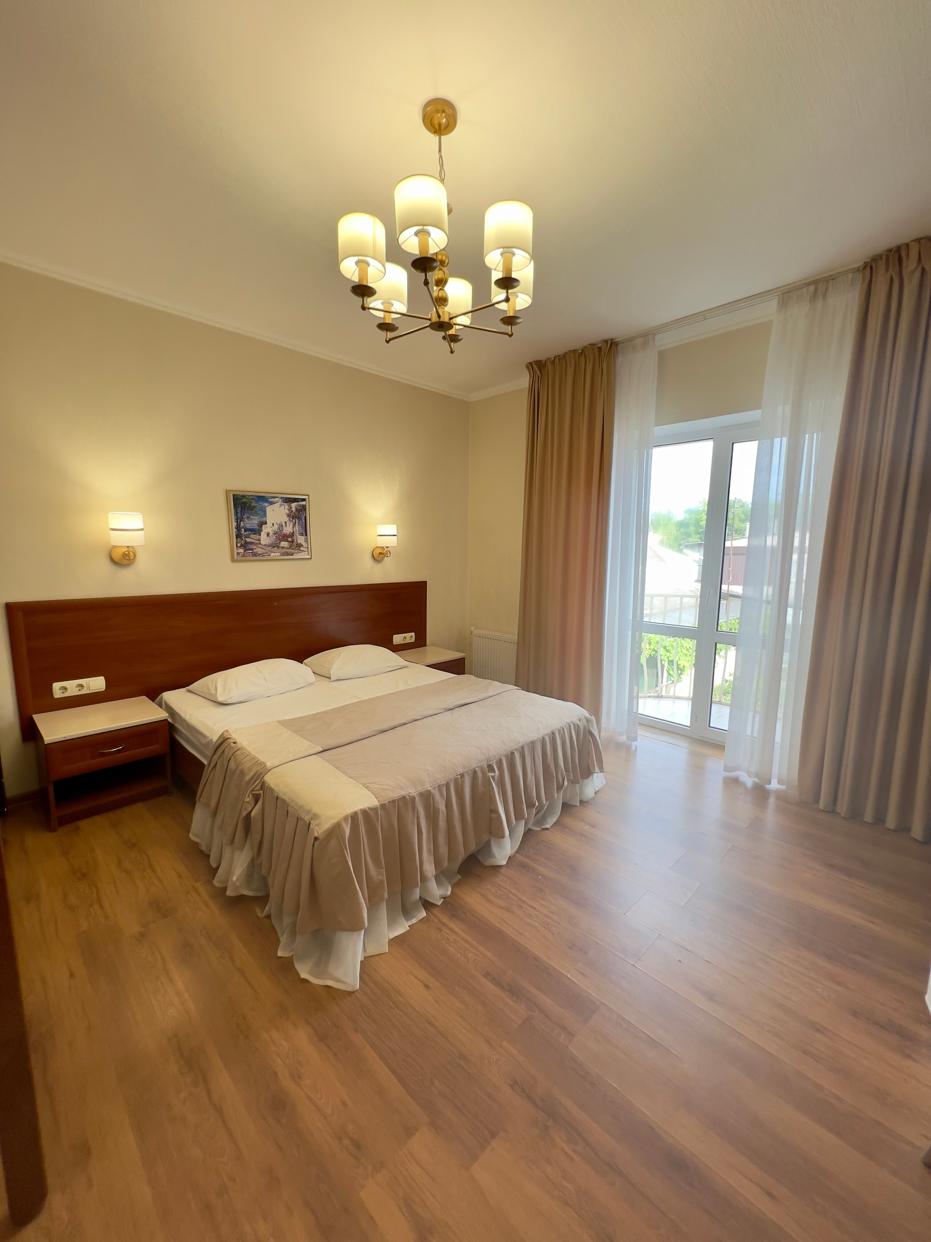 Четырехместный номер с балконом