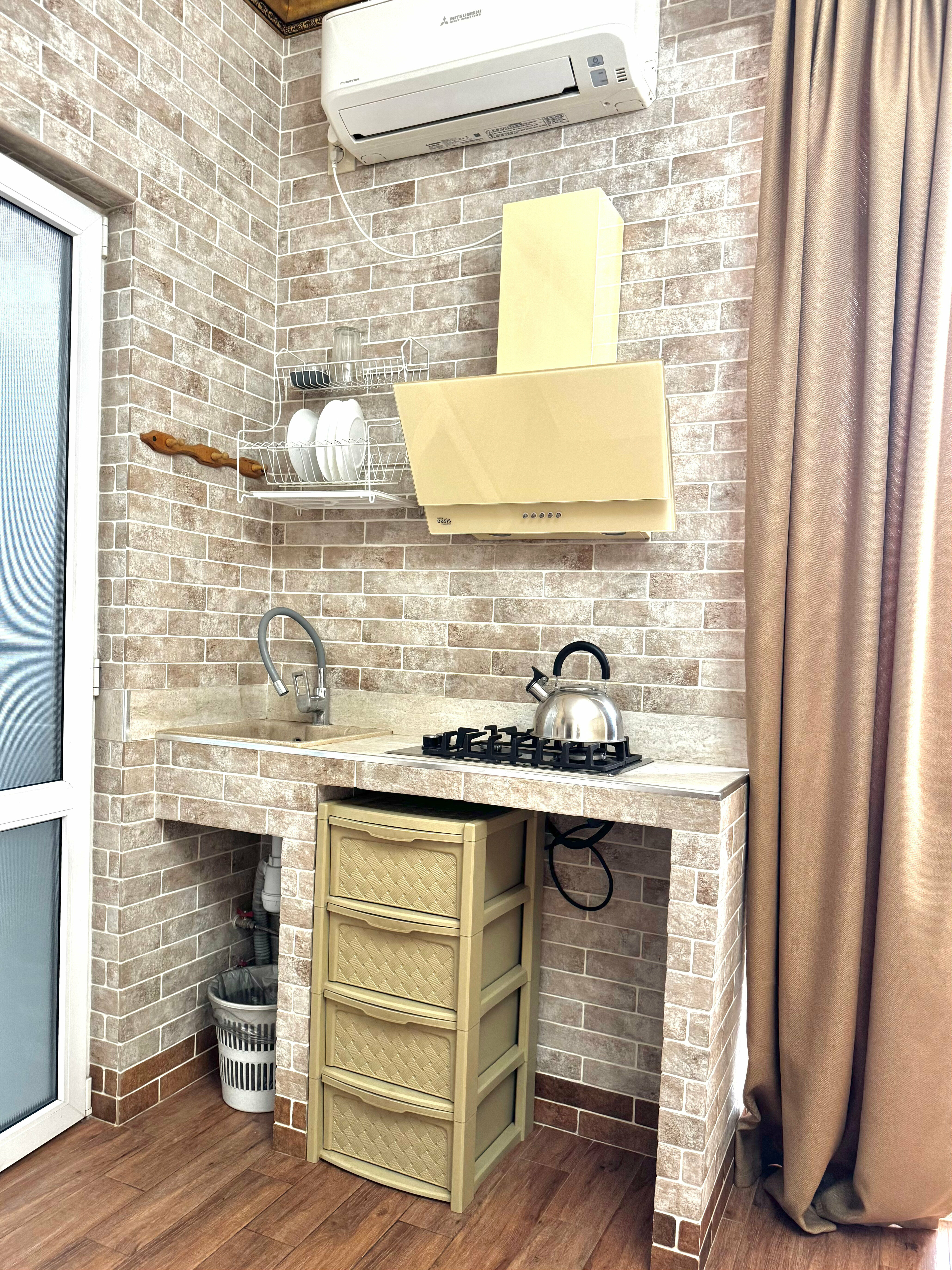 Трёхместная комната с кухней