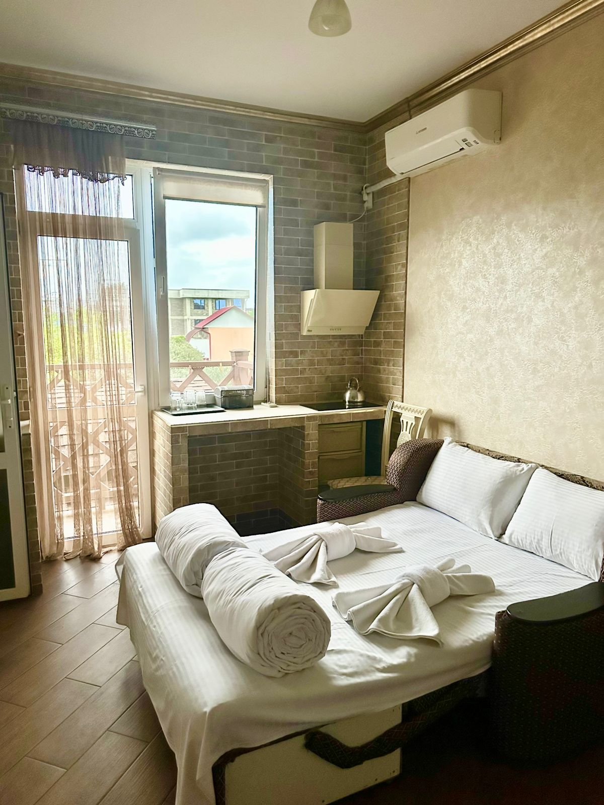 Двухкомнатная комната с кухней