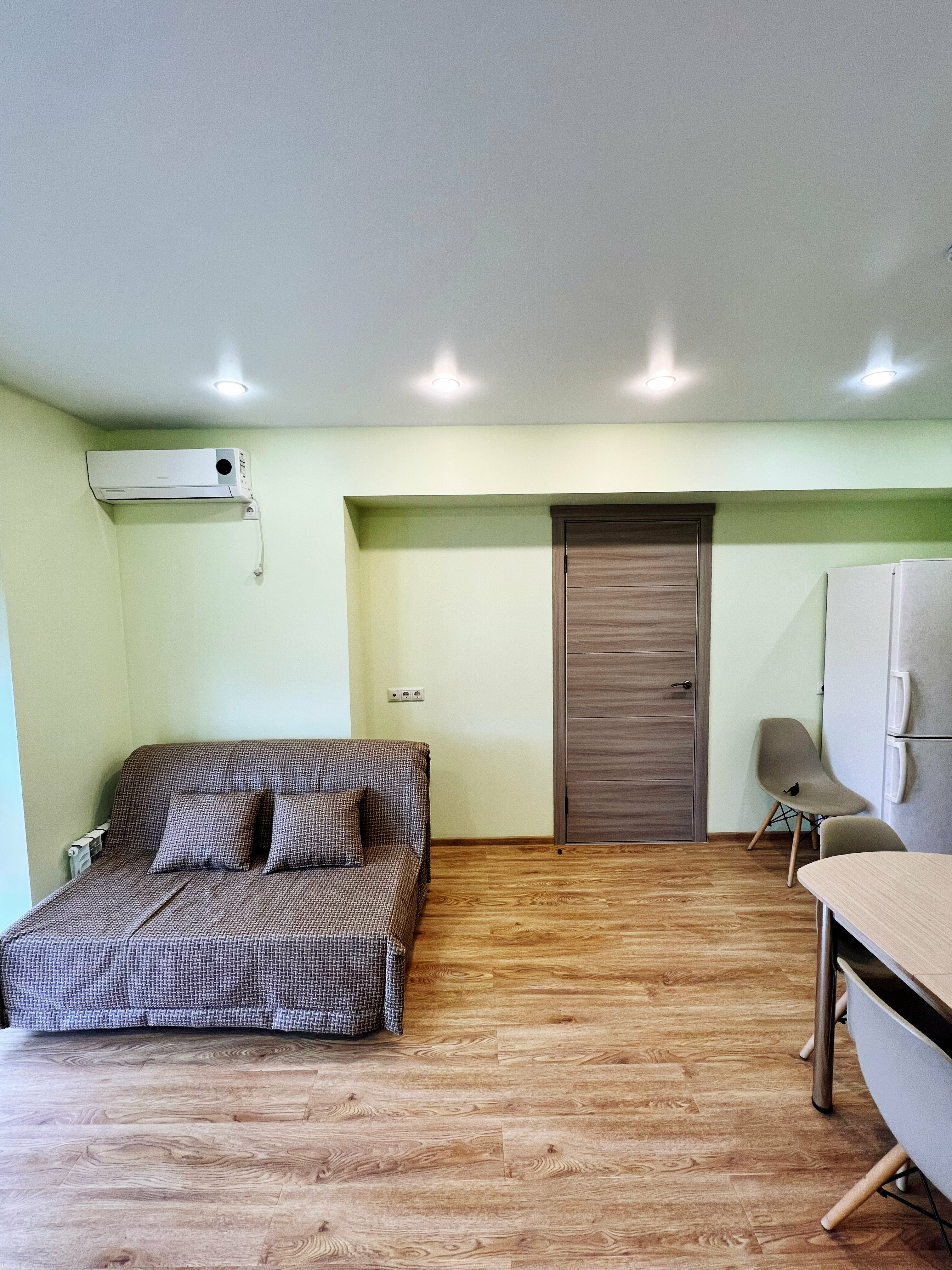 Апартаменты с кухней 2 балкона