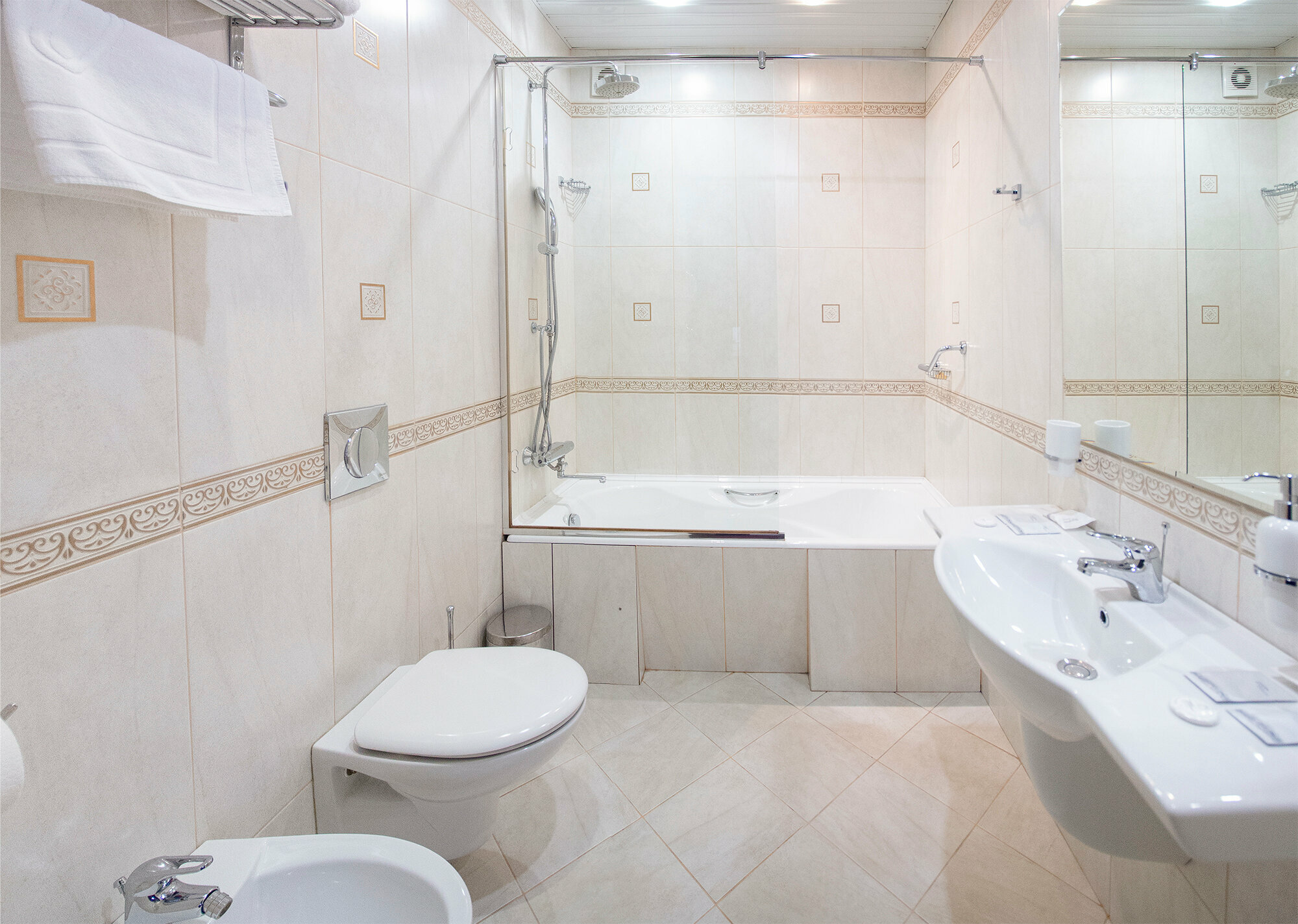 Трехместный номер "Полулюкс"