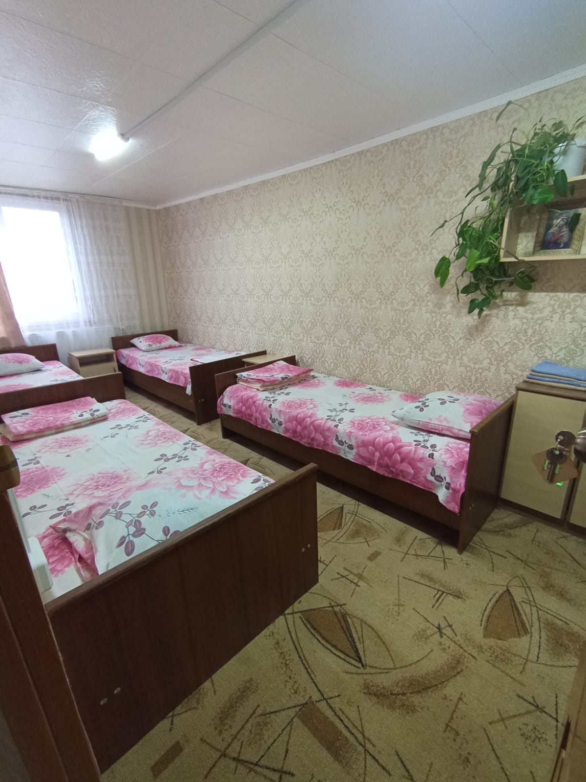 Заезд после 14 ч  5 - местные С/У на этаже