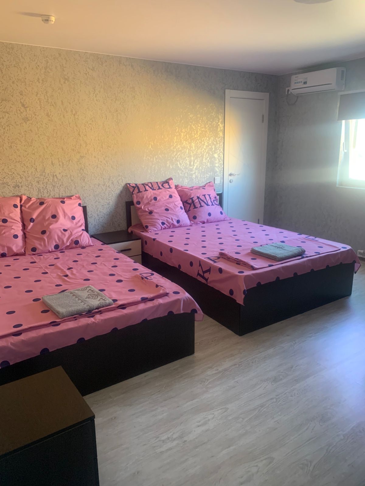 Cемейный номер с собственной ванной комнатой