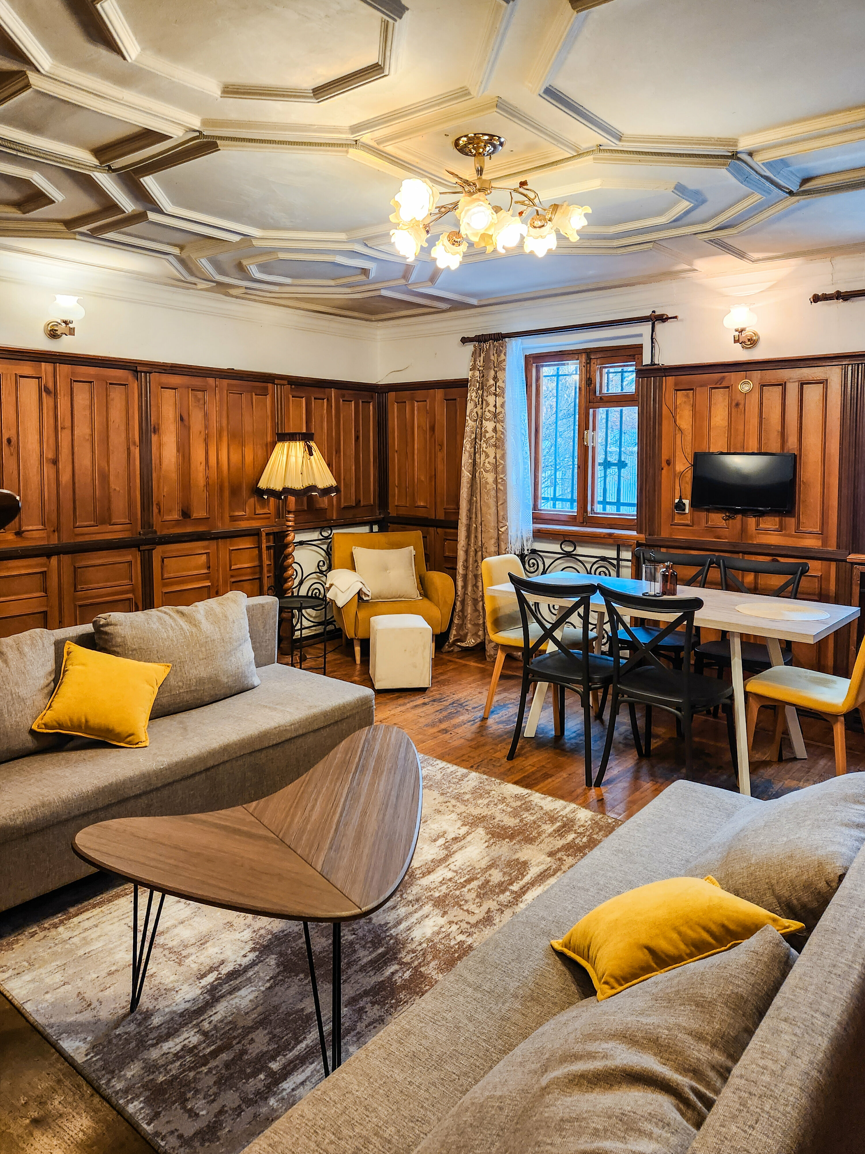 Только малый дом с камином (До 8 гостей)