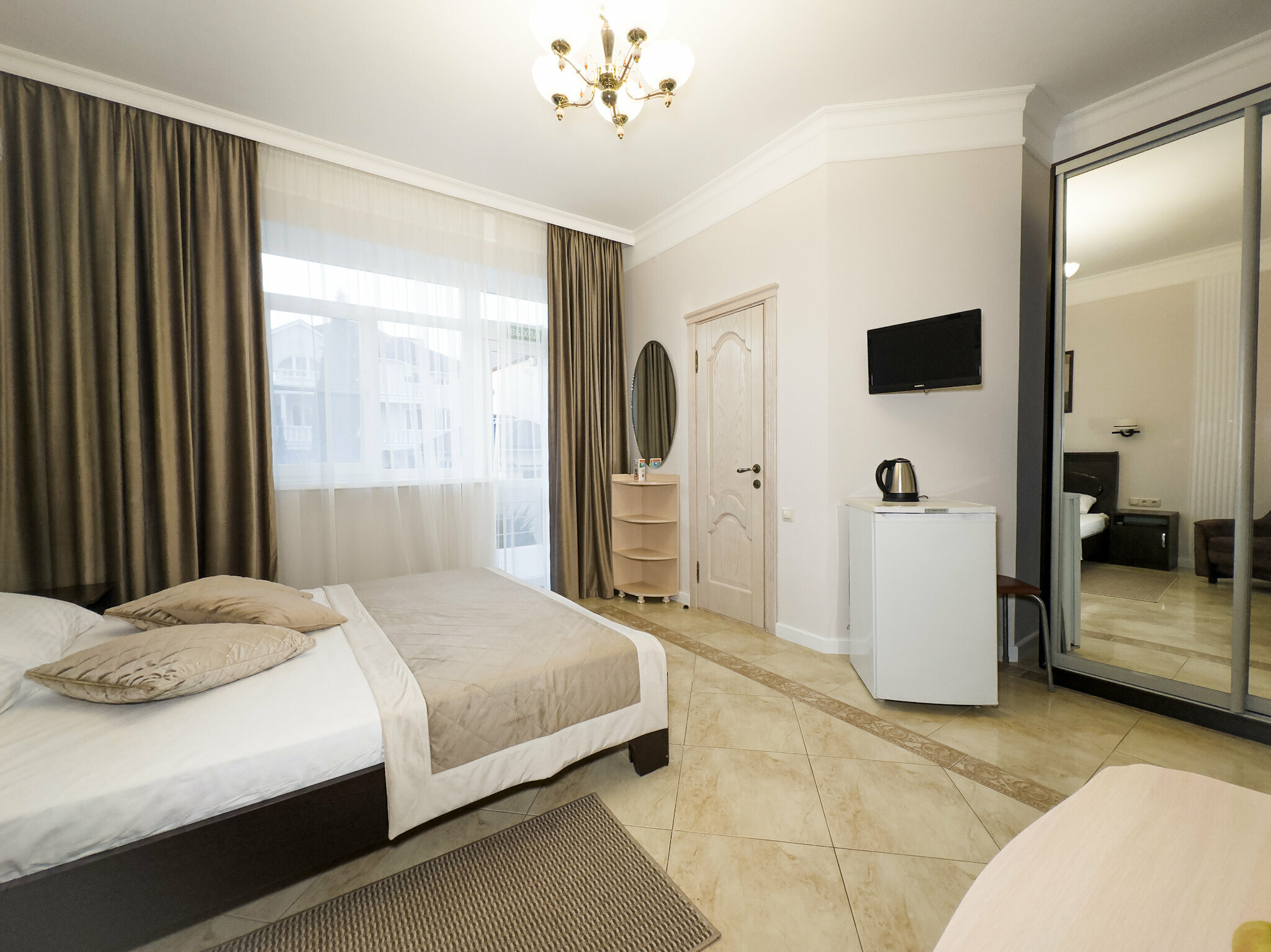 Трехместный номер с террасой Романтичный на 1-ом этаже