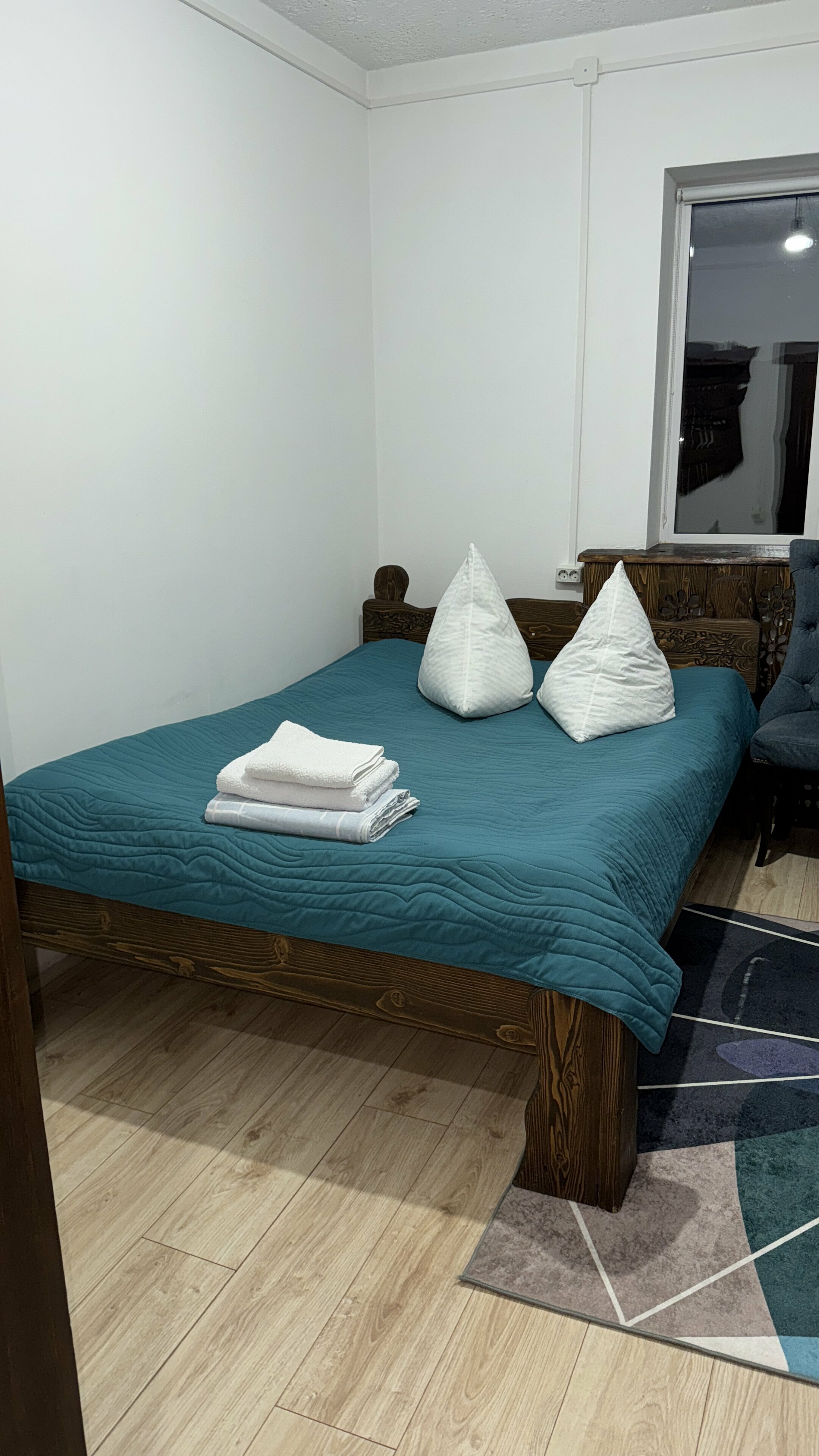 Двухместный номер с 1 кроватью и общим туалетом