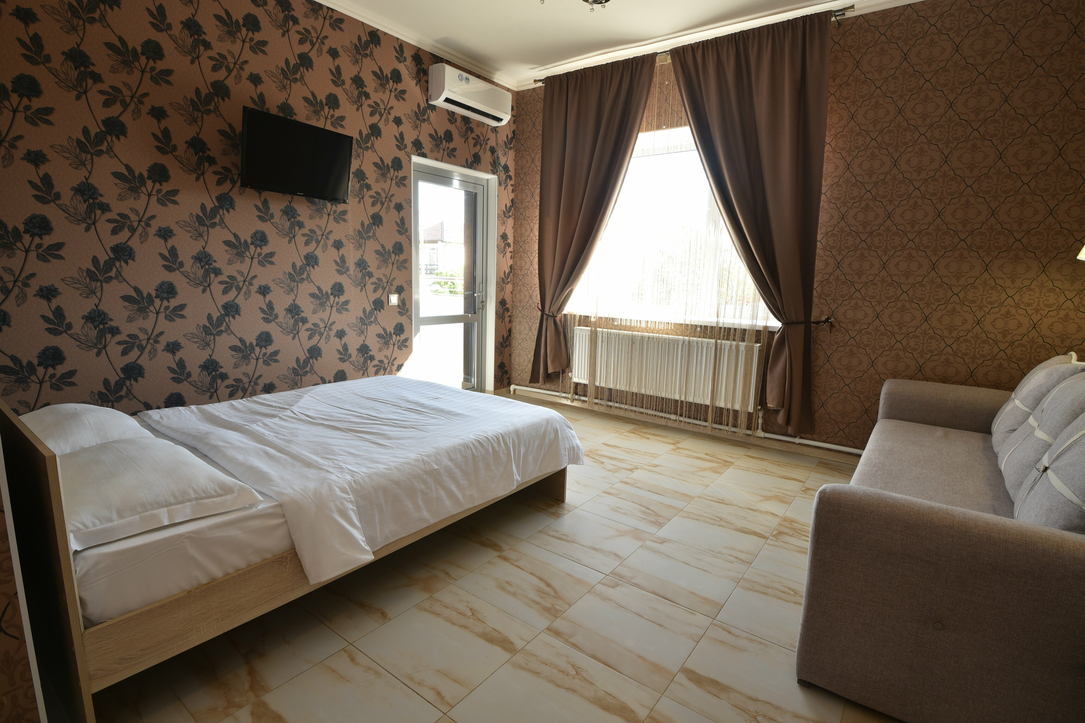 Люкс с балконом и анатомическим матрасом