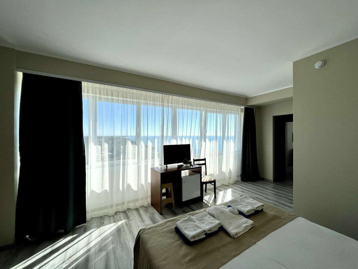 Люкс четырёхместный двухкомнатный