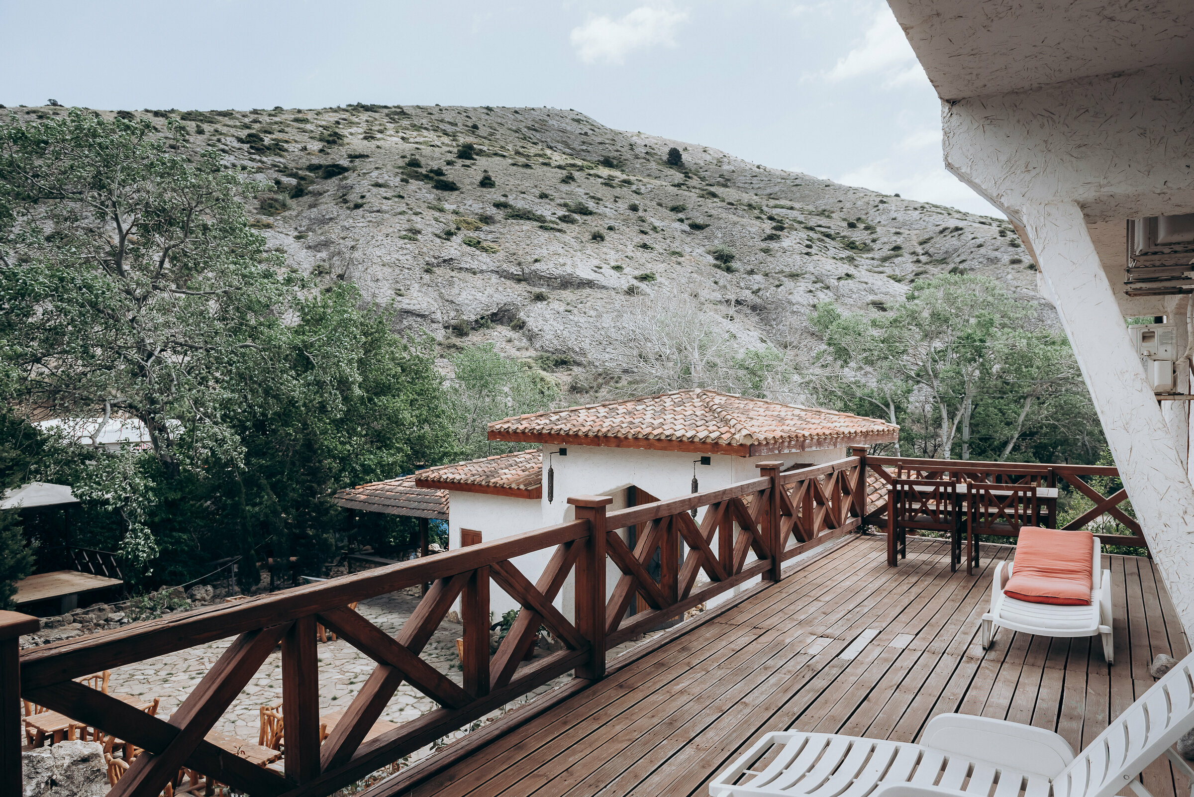 Трехместный номер с балконом