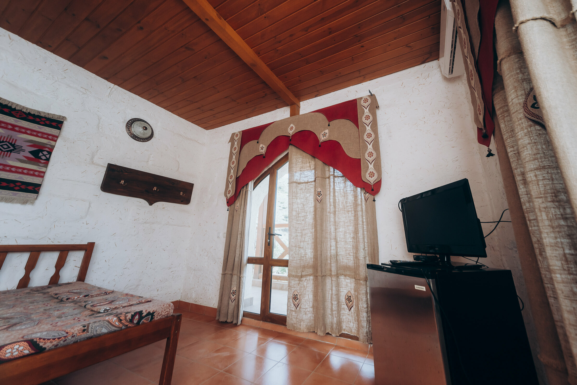 Трехместный номер с балконом