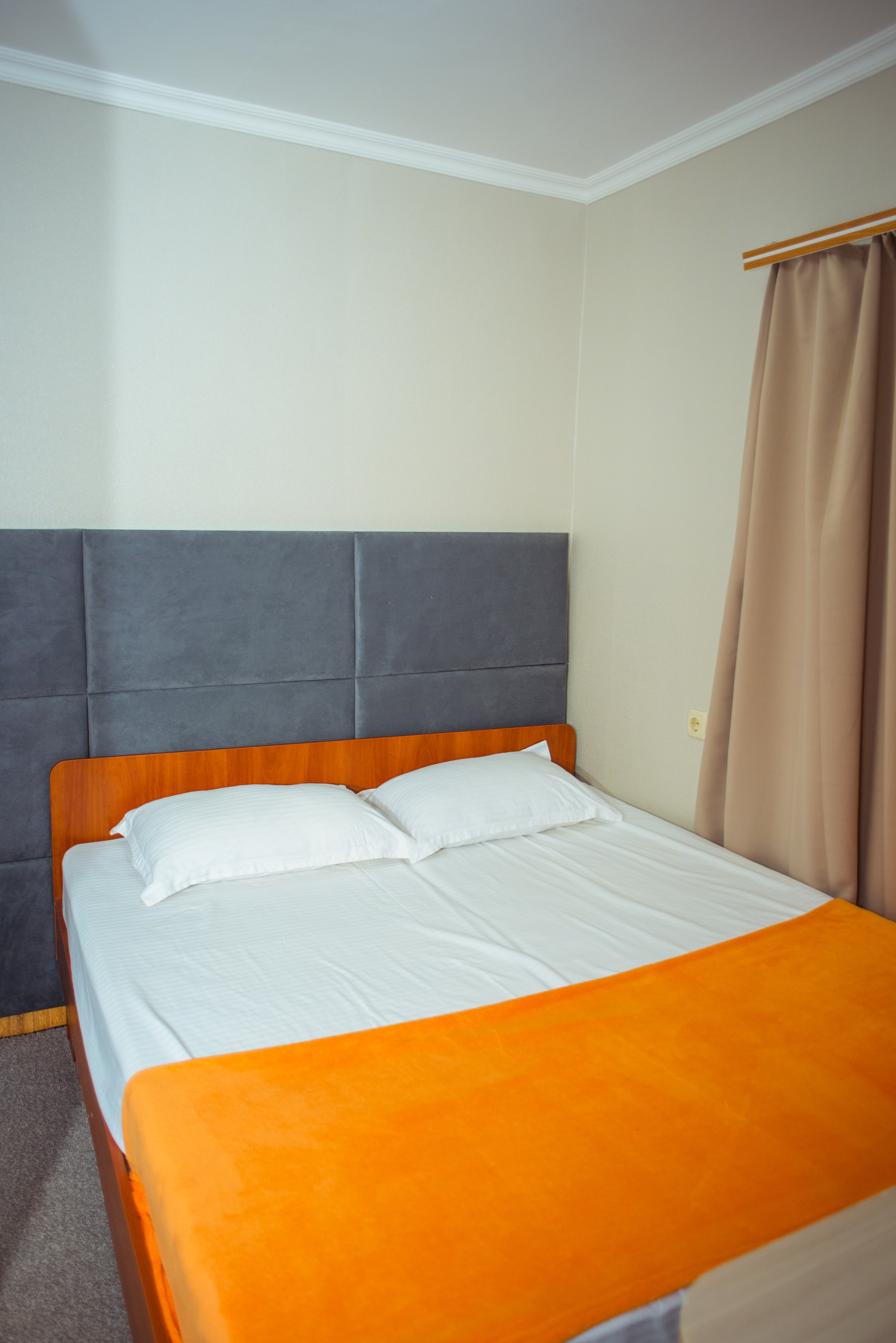 Трехместный номер с основными удобствами