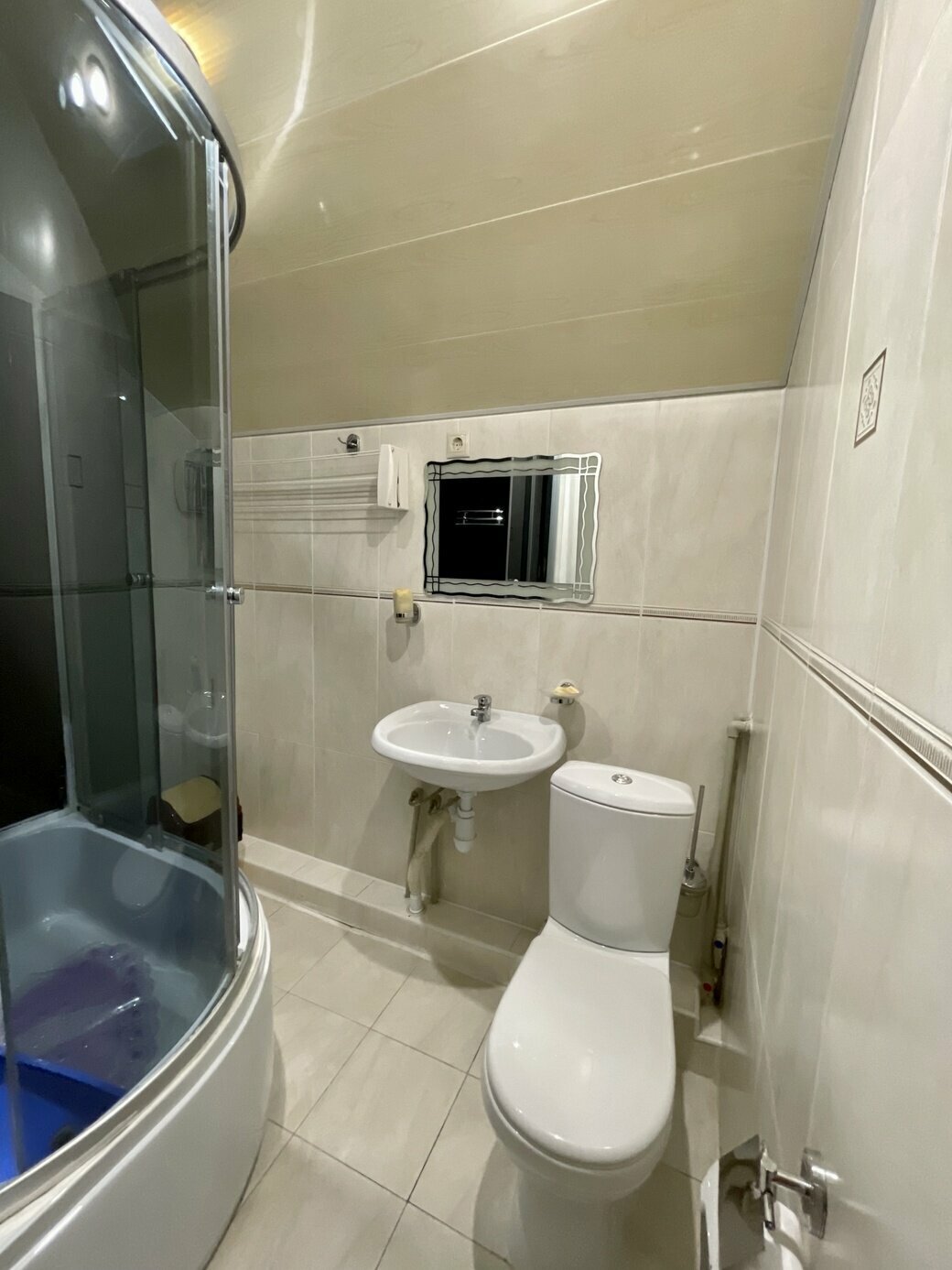 Четырехместная комната на мансарде, 4 этаж