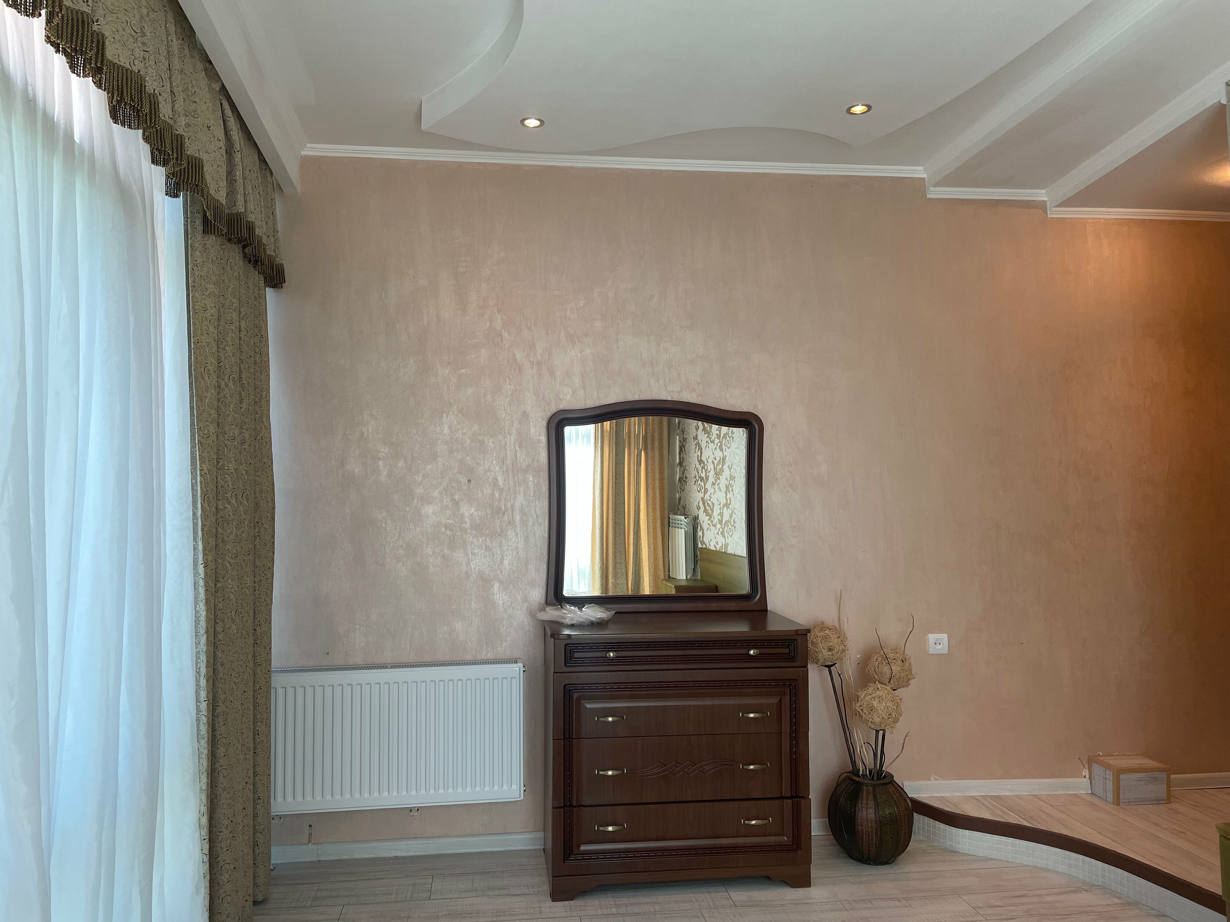 Четырехместная комната с видом во внутренний двор