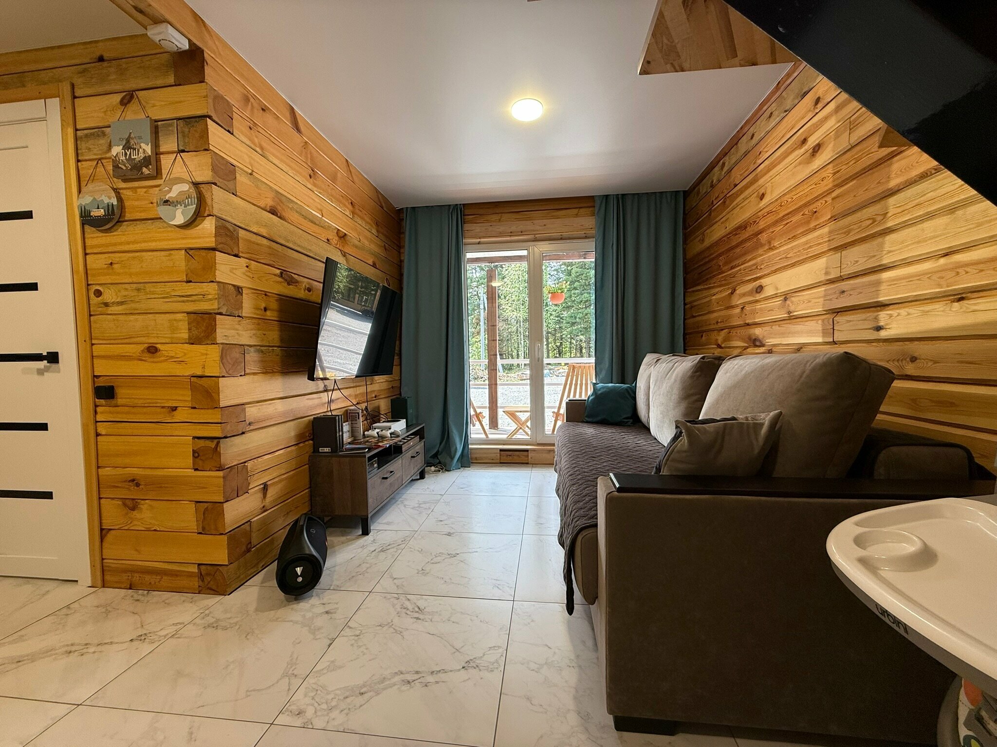 Коттедж с видом на лес