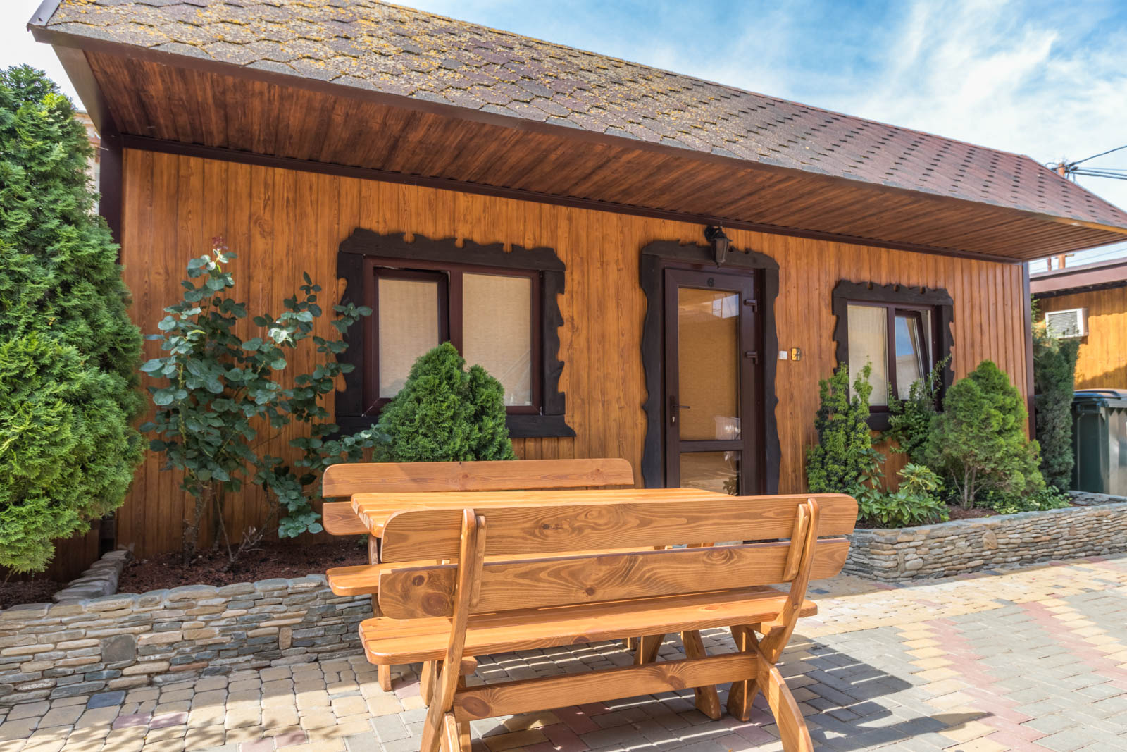 Домик шестиместный  двухкомнатный