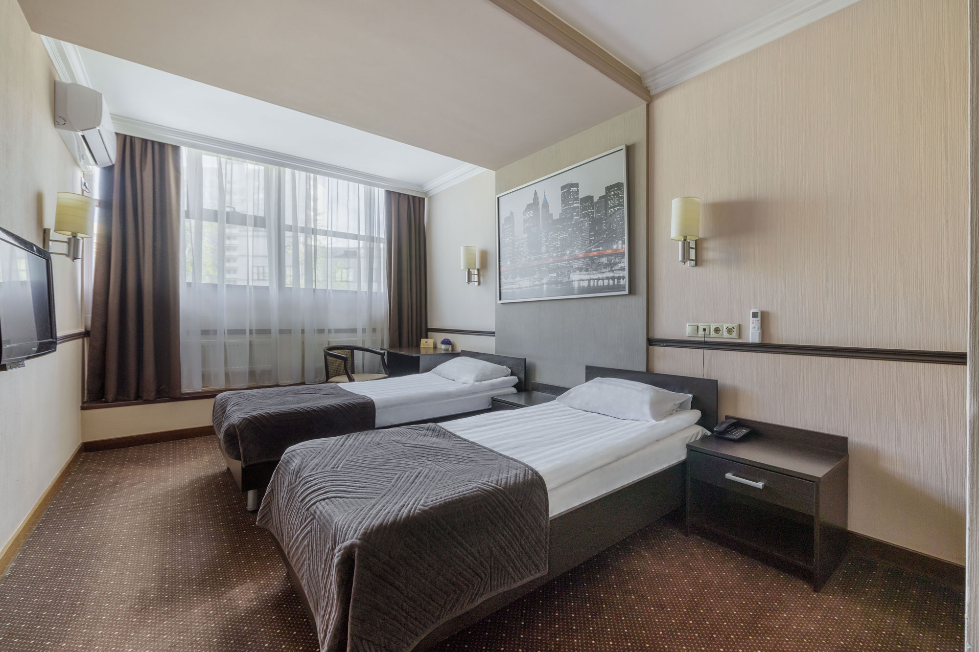 Улучшенный двухместный номер с 2 отдельными кроватями