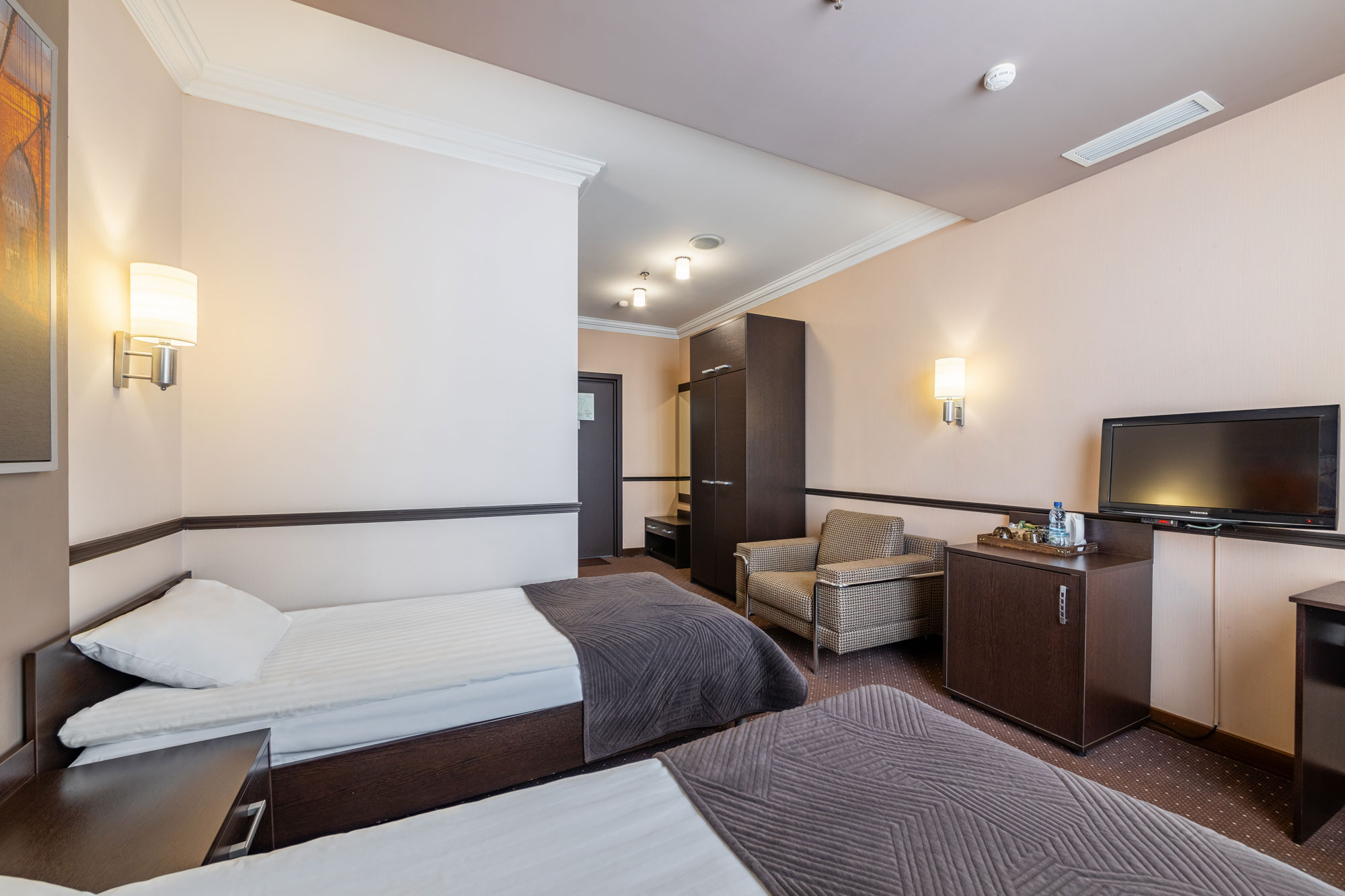 Улучшенный двухместный номер с 2 отдельными кроватями