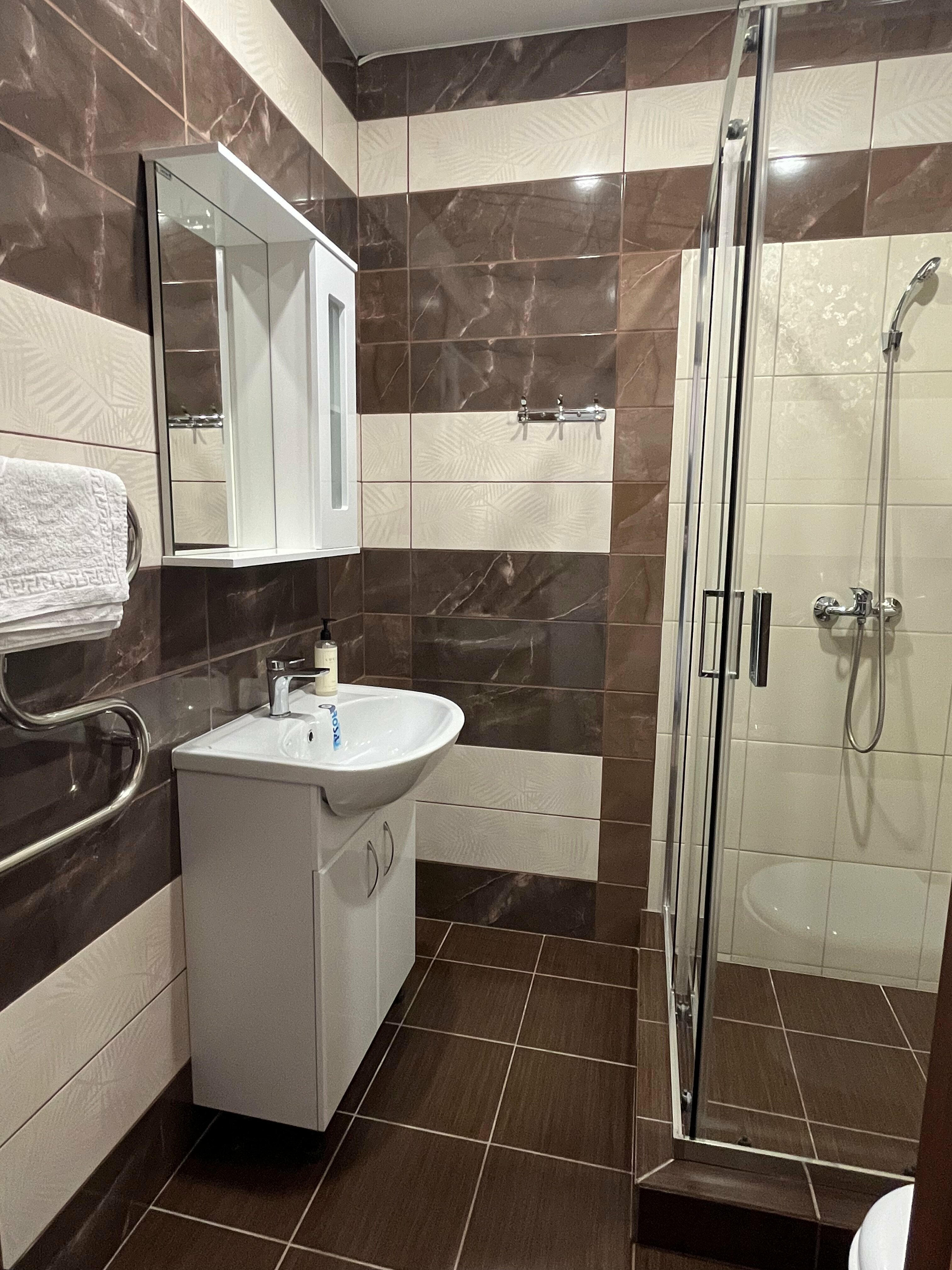 Cемейный номер с собственной ванной комнатой