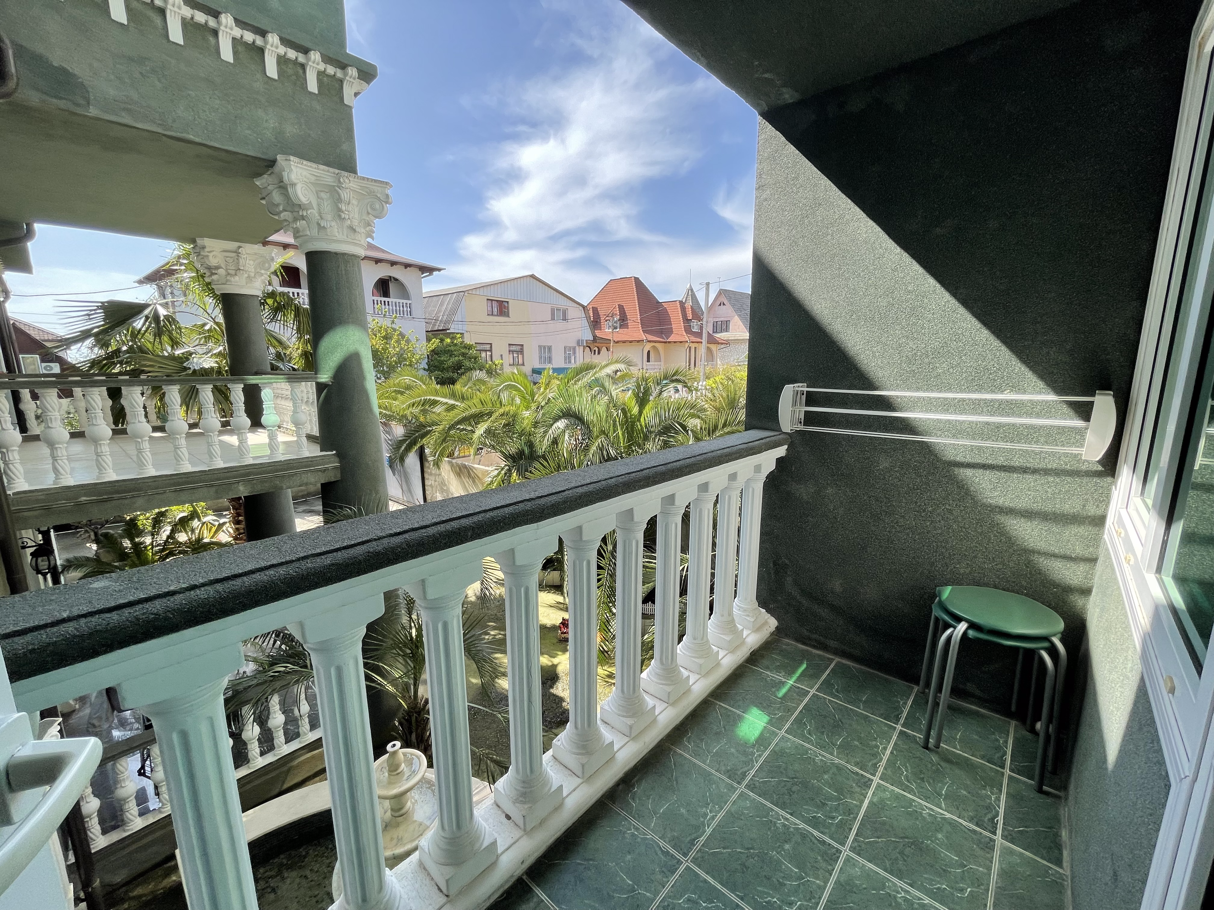 Двухместная улучшенная комната с балконом и видом во внутренний двор