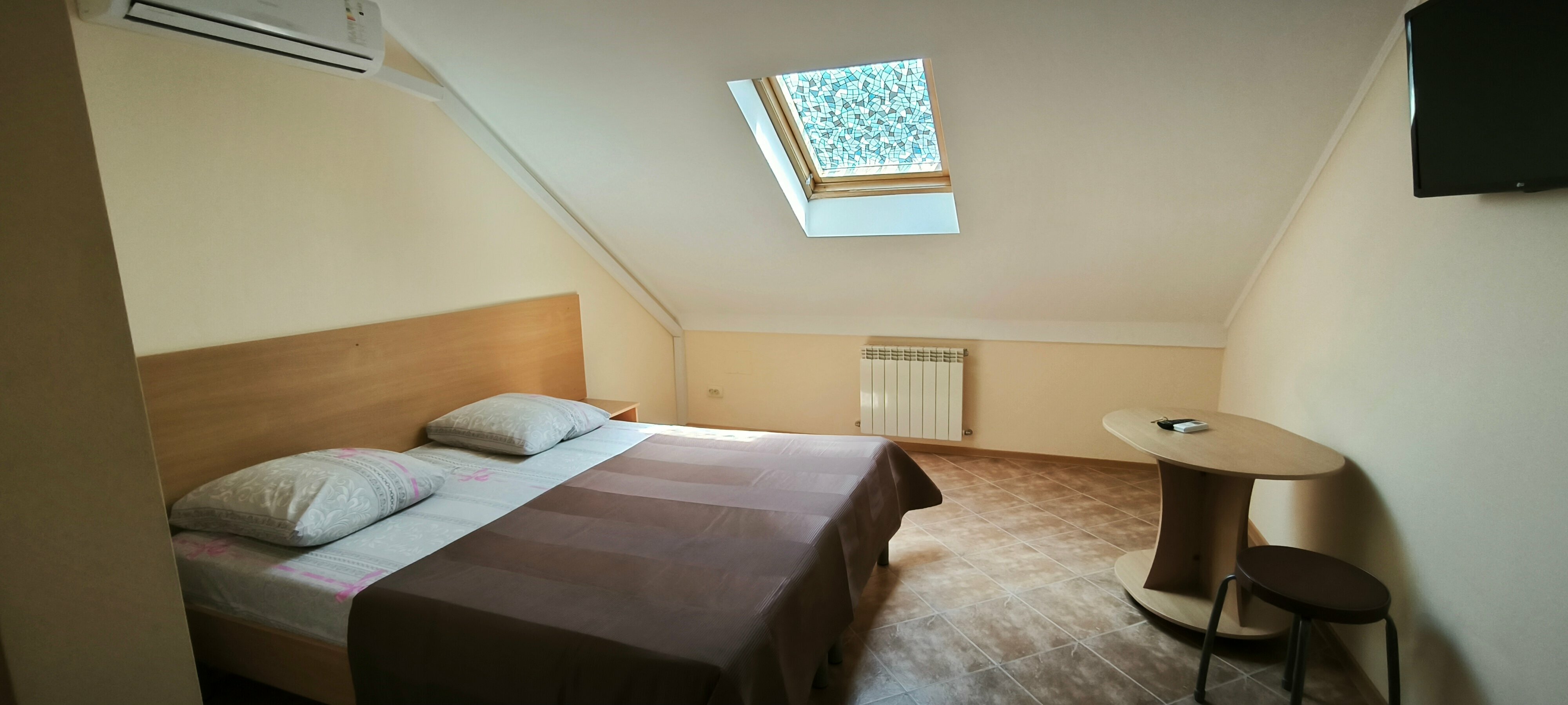 Двухкомнатный номер мансарда (четырехместный)