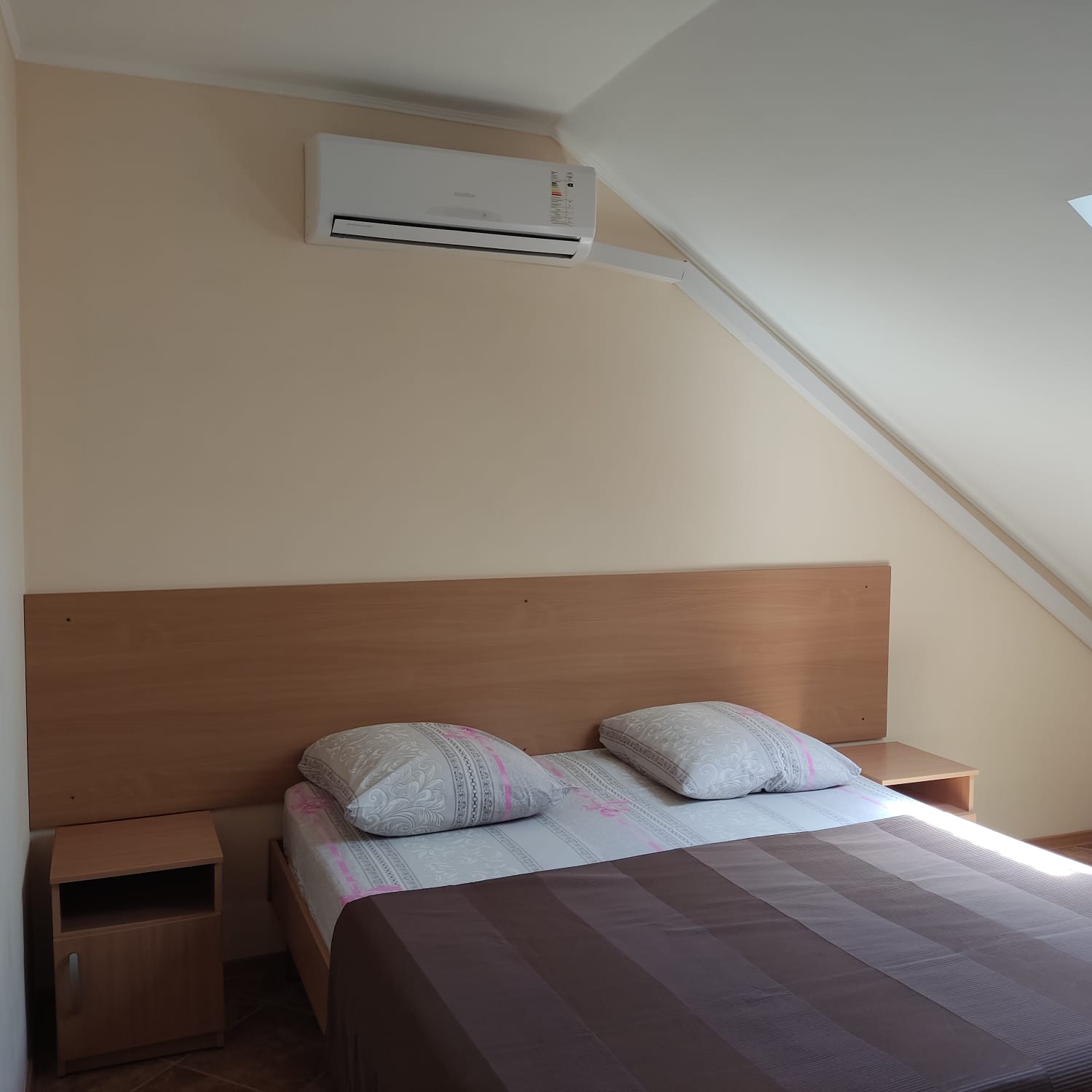 Двухкомнатный номер мансарда (четырехместный)