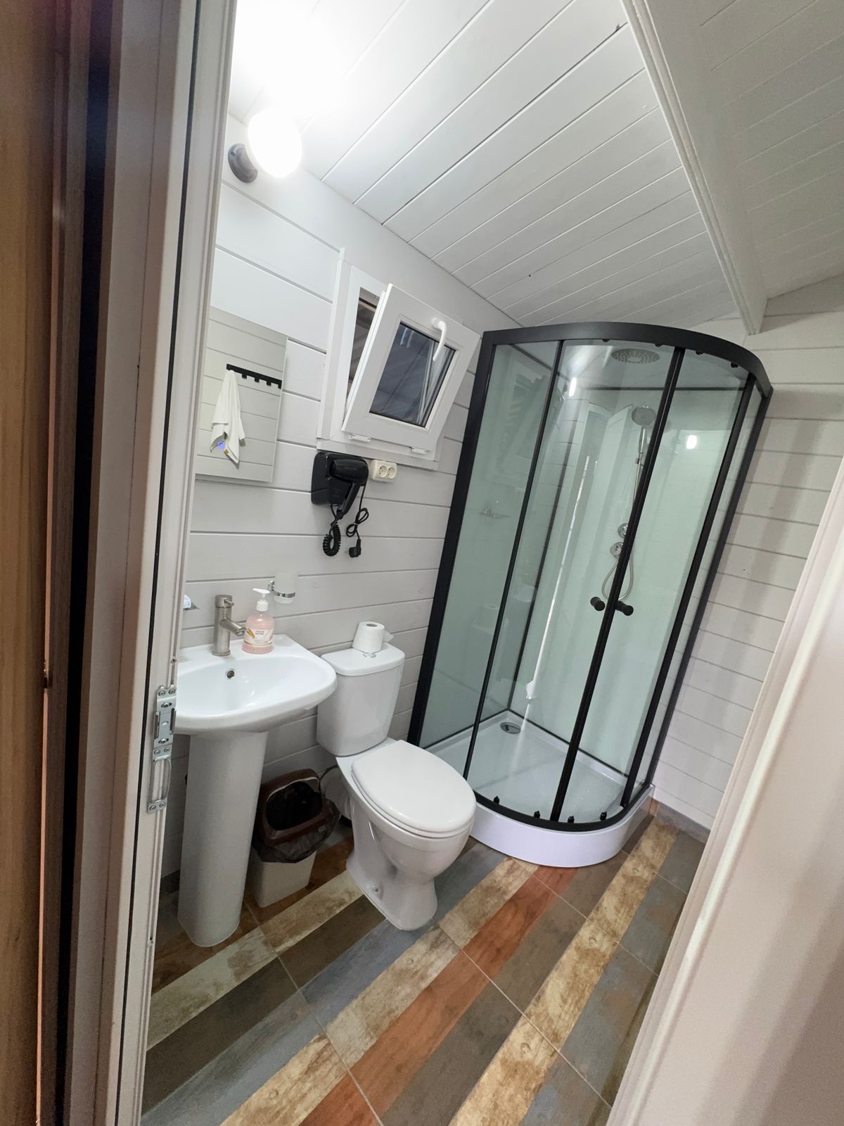 Коттедж с балконом