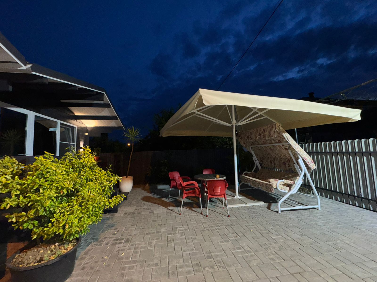 Коттедж с балконом