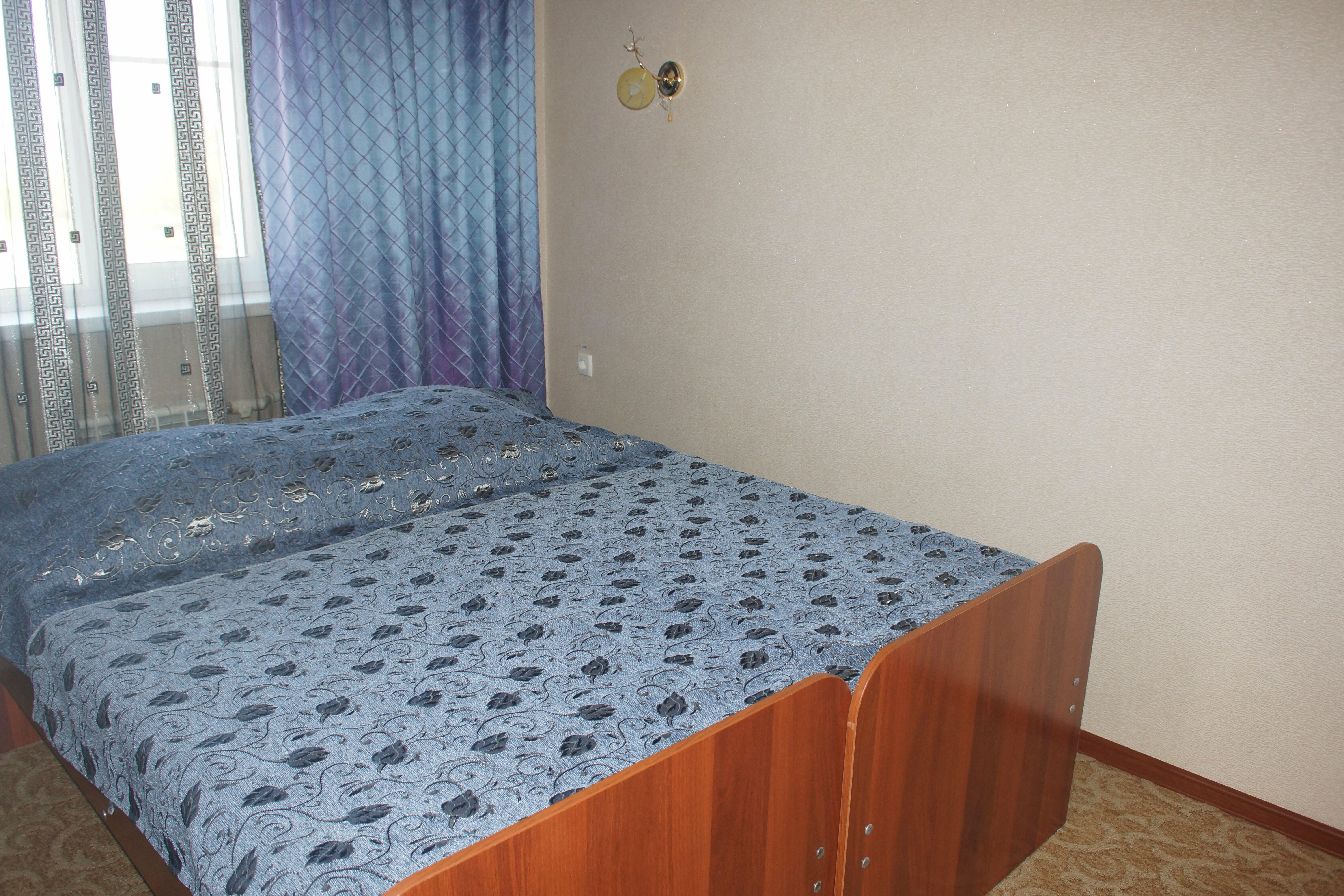 Комфорт ( 2-х комнатный номер) с двухспальной кроватью