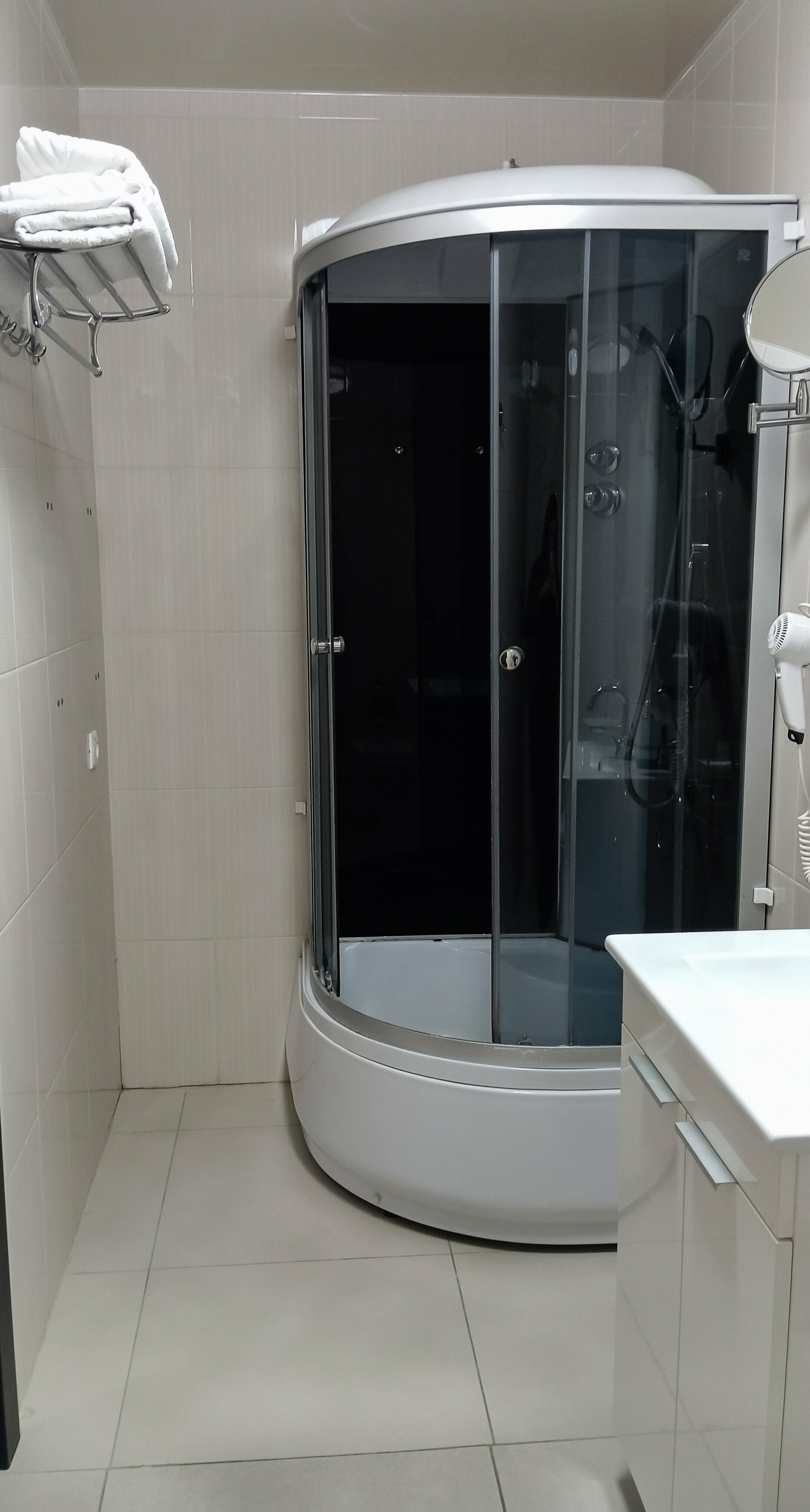 Номер-студия с кроватью размера «queen-size»